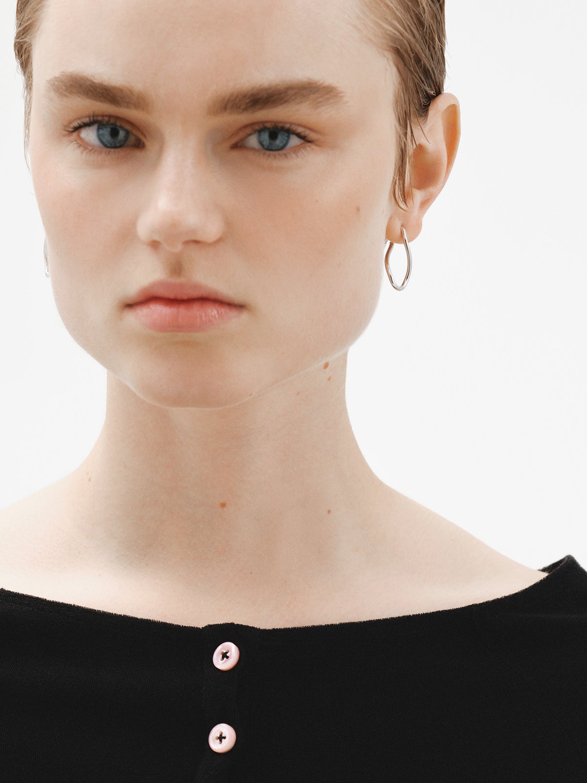 Medium wavy hoop earrings made of 925 silver
