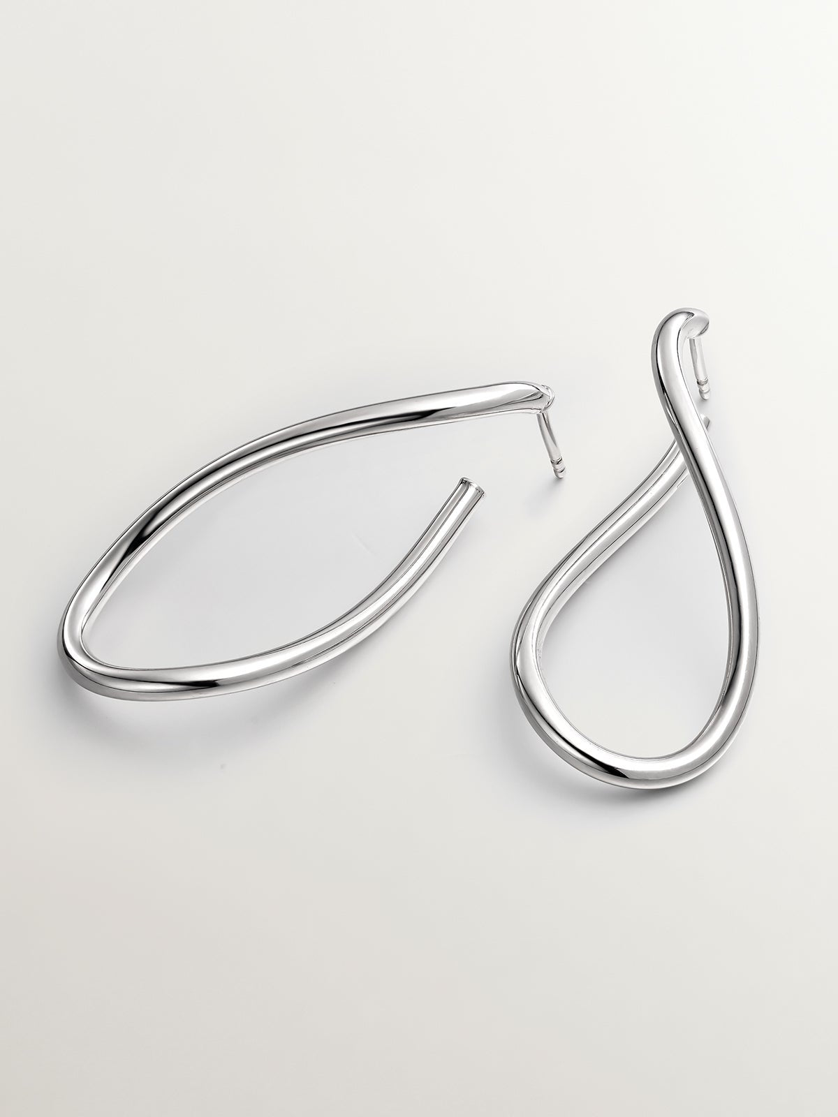 Large wavy hoop earrings made of 925 silver