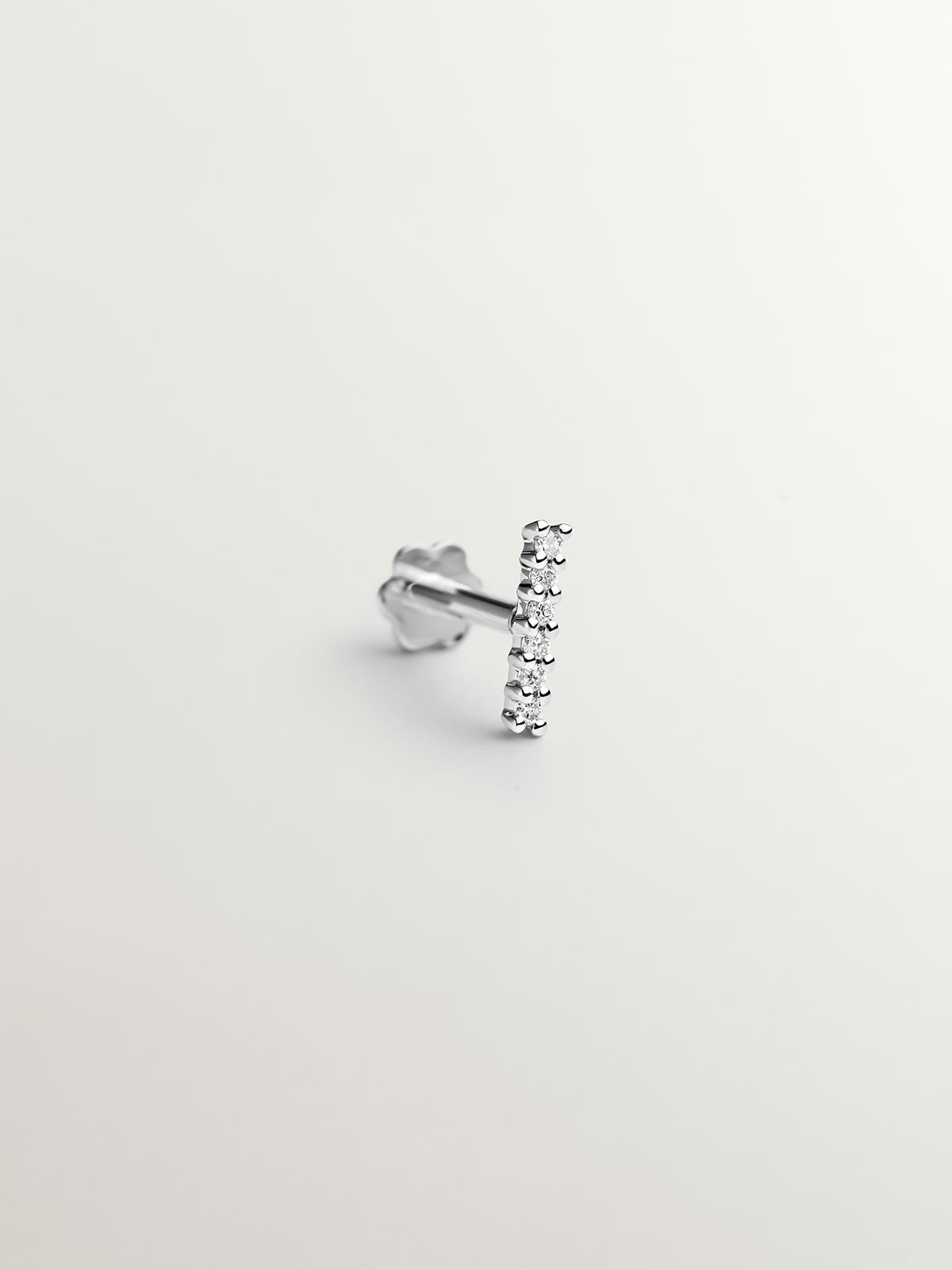 18K white gold solitaire piercing with 0.02 ct brilliant cut diamonds