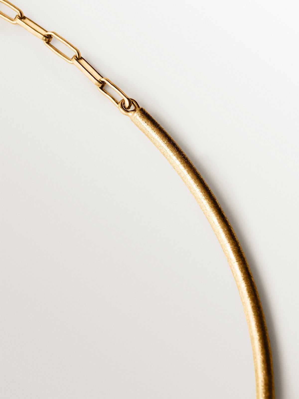 Rigid necklace made of 925 silver plated in 18K yellow gold