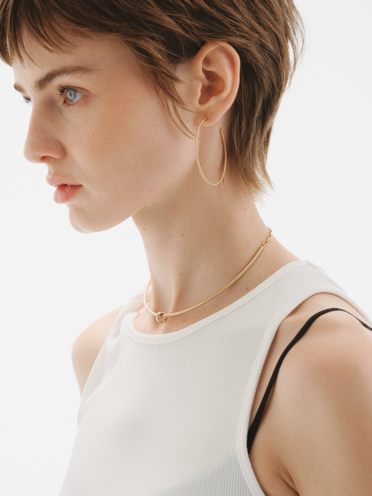 Rigid necklace made of 925 silver plated in 18K yellow gold