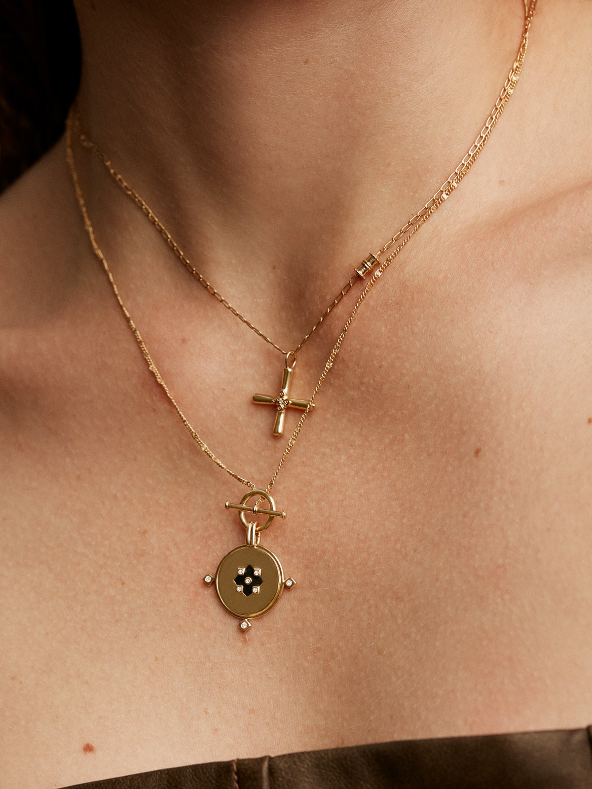 18K yellow gold plated 925 sterling silver pendant with medal, white topaz and black enamel