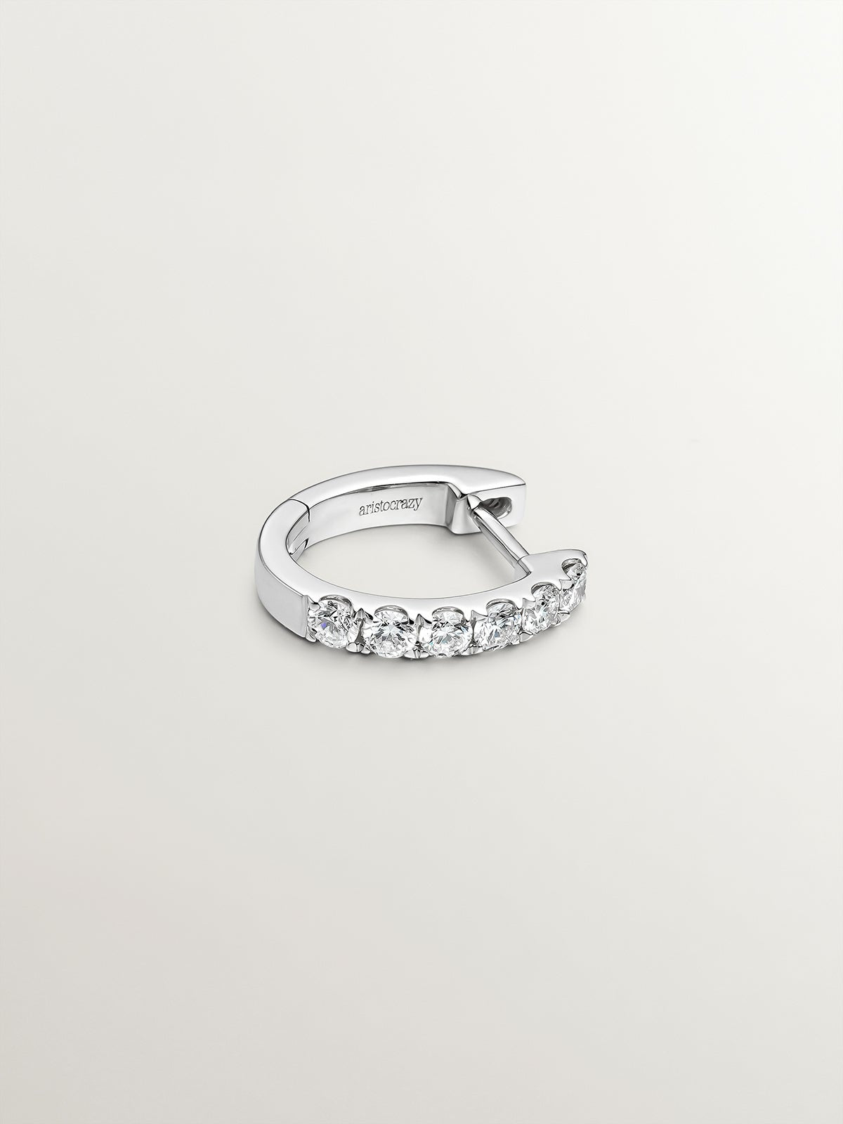18K white gold single hoop earring with brilliant-cut diamond