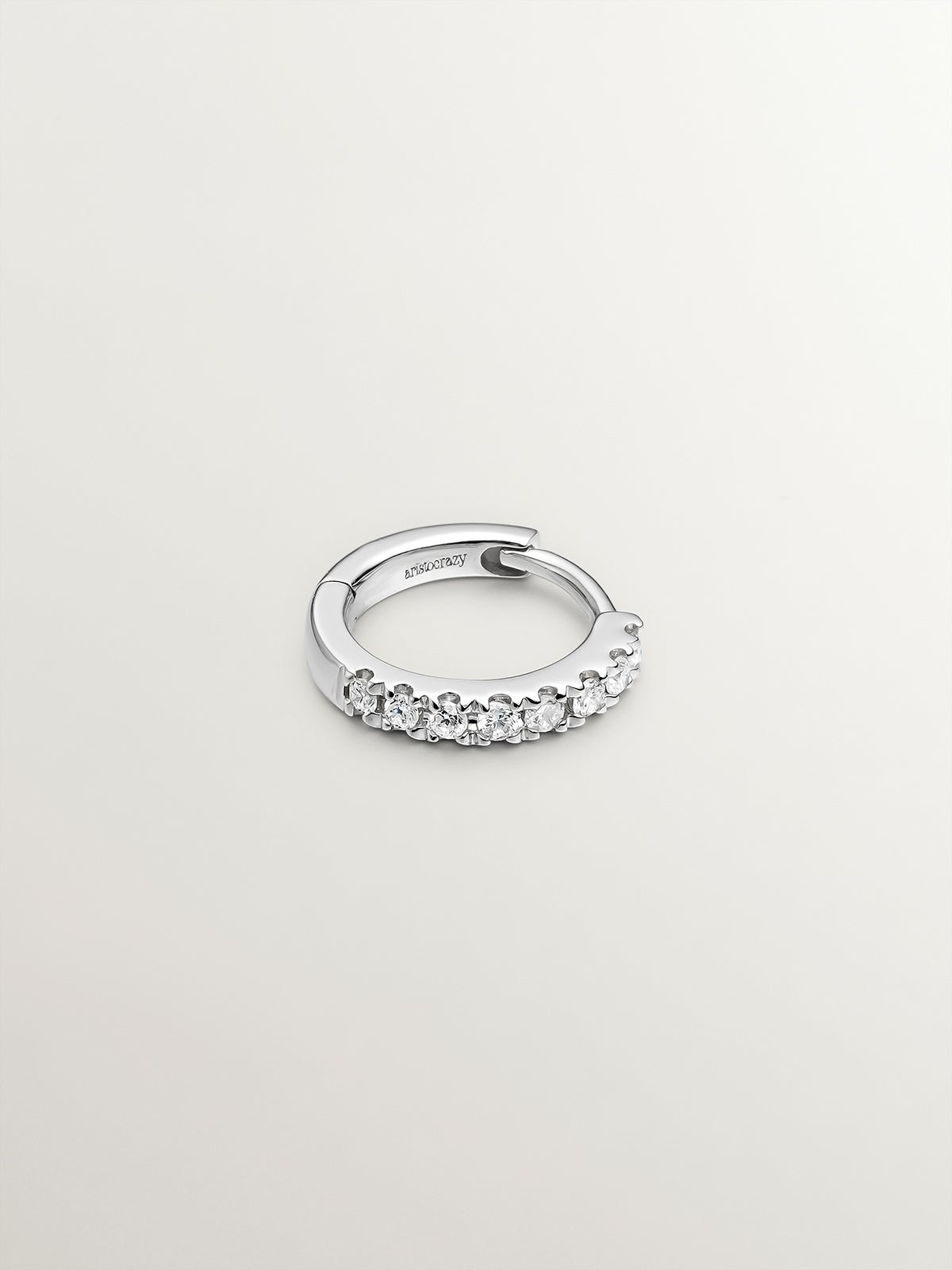 18K white gold single hoop earring with brilliant-cut diamond