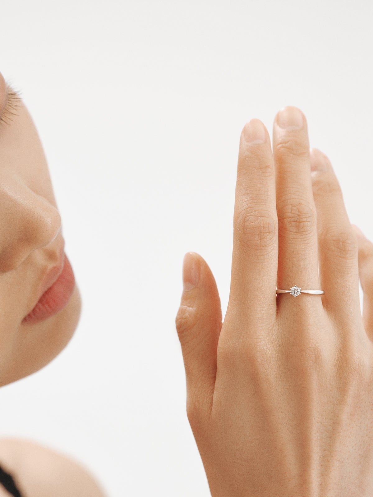 18K white gold solitaire ring with diamond 0.2 cts