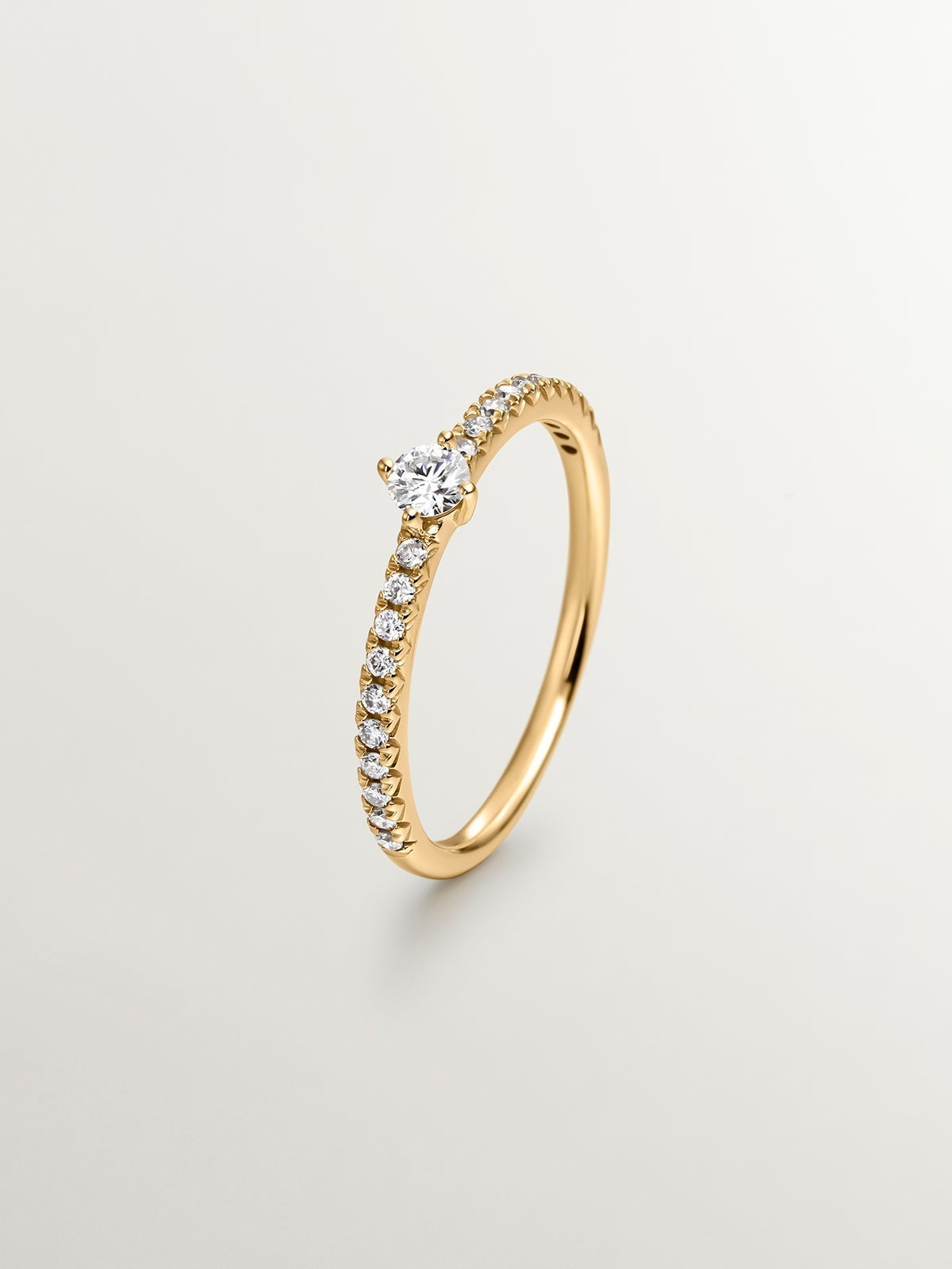 18K Yellow Gold Solitaire Ring with Diamonds