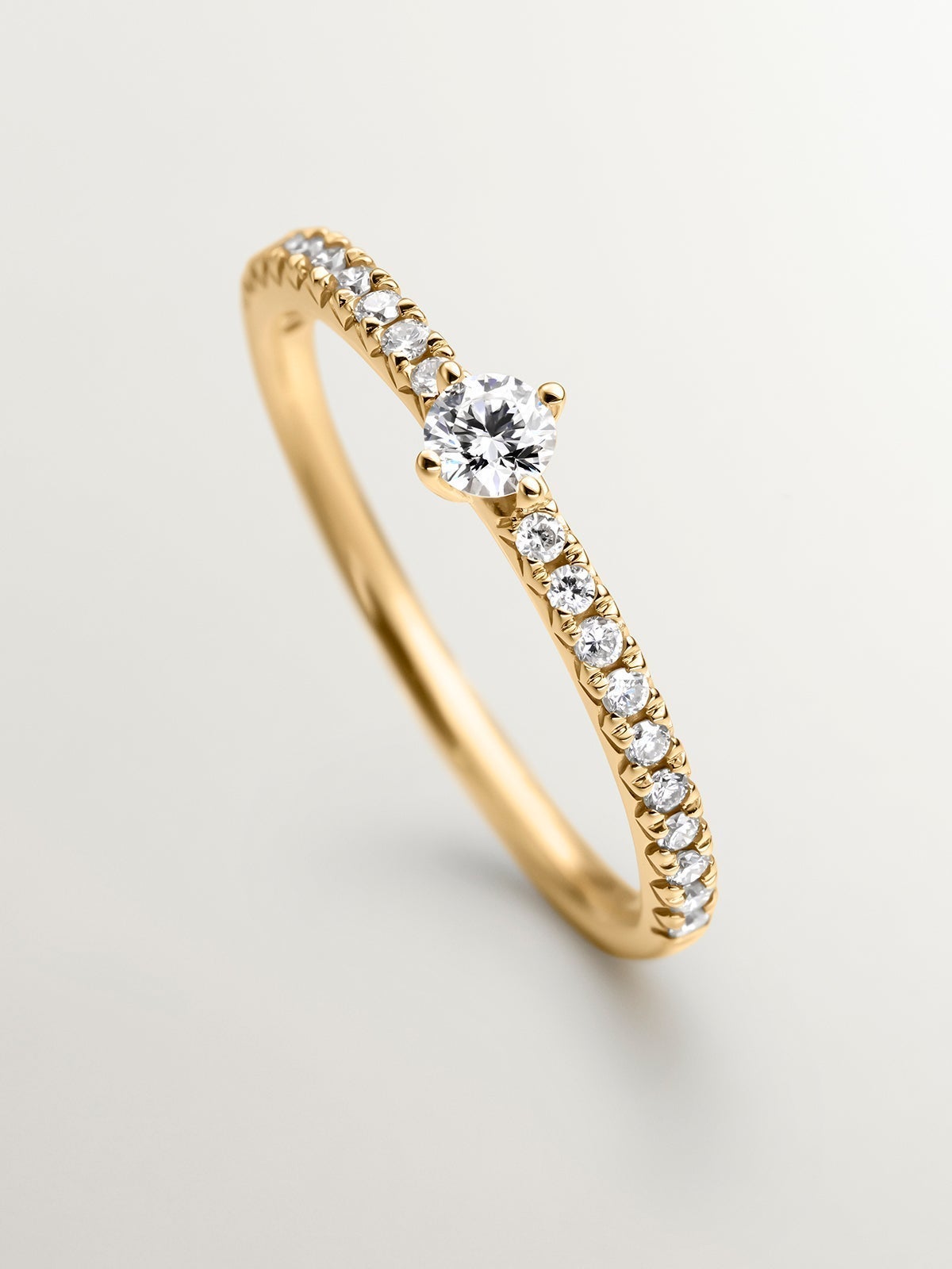 18K Yellow Gold Solitaire Ring with Diamonds