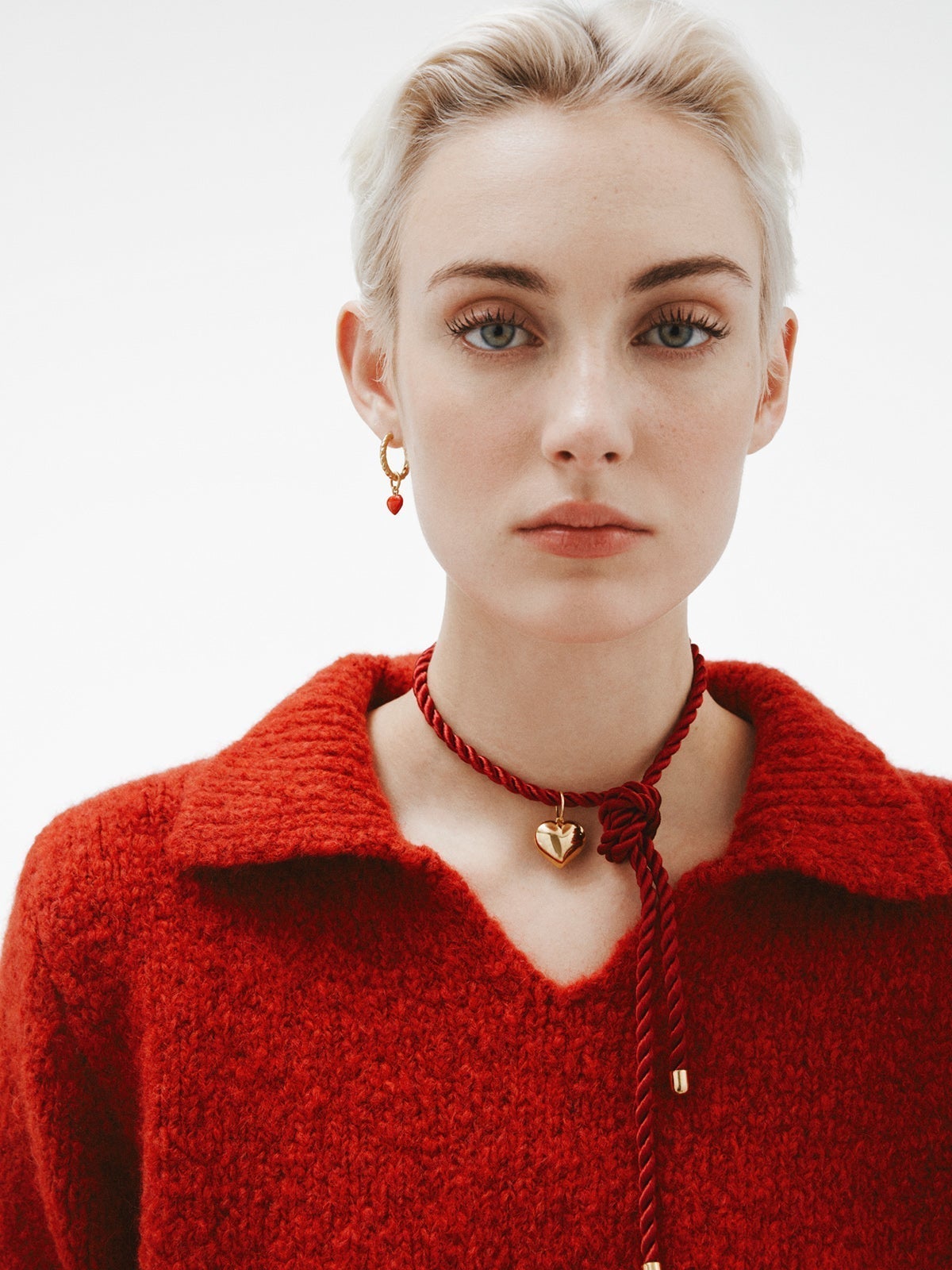 925 silver charm bathed in 18k yellow gold and red enamel shape