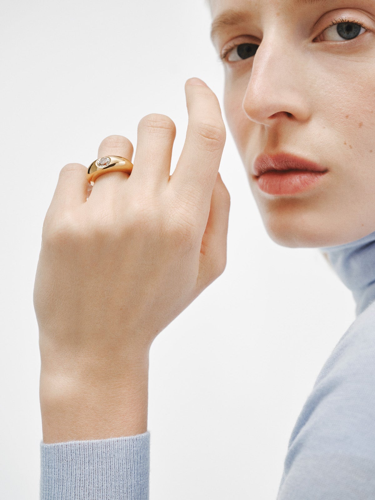 925 silver ring plated in 18K yellow gold with green quartz