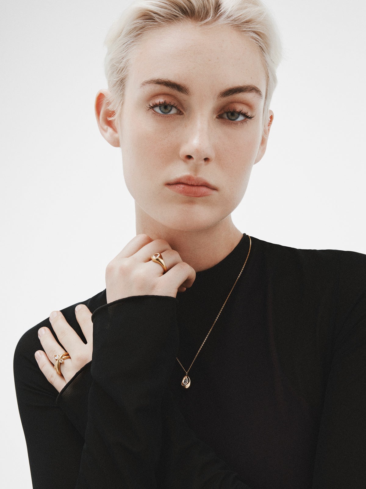 18K yellow gold plated 925 silver pendant with white quartz