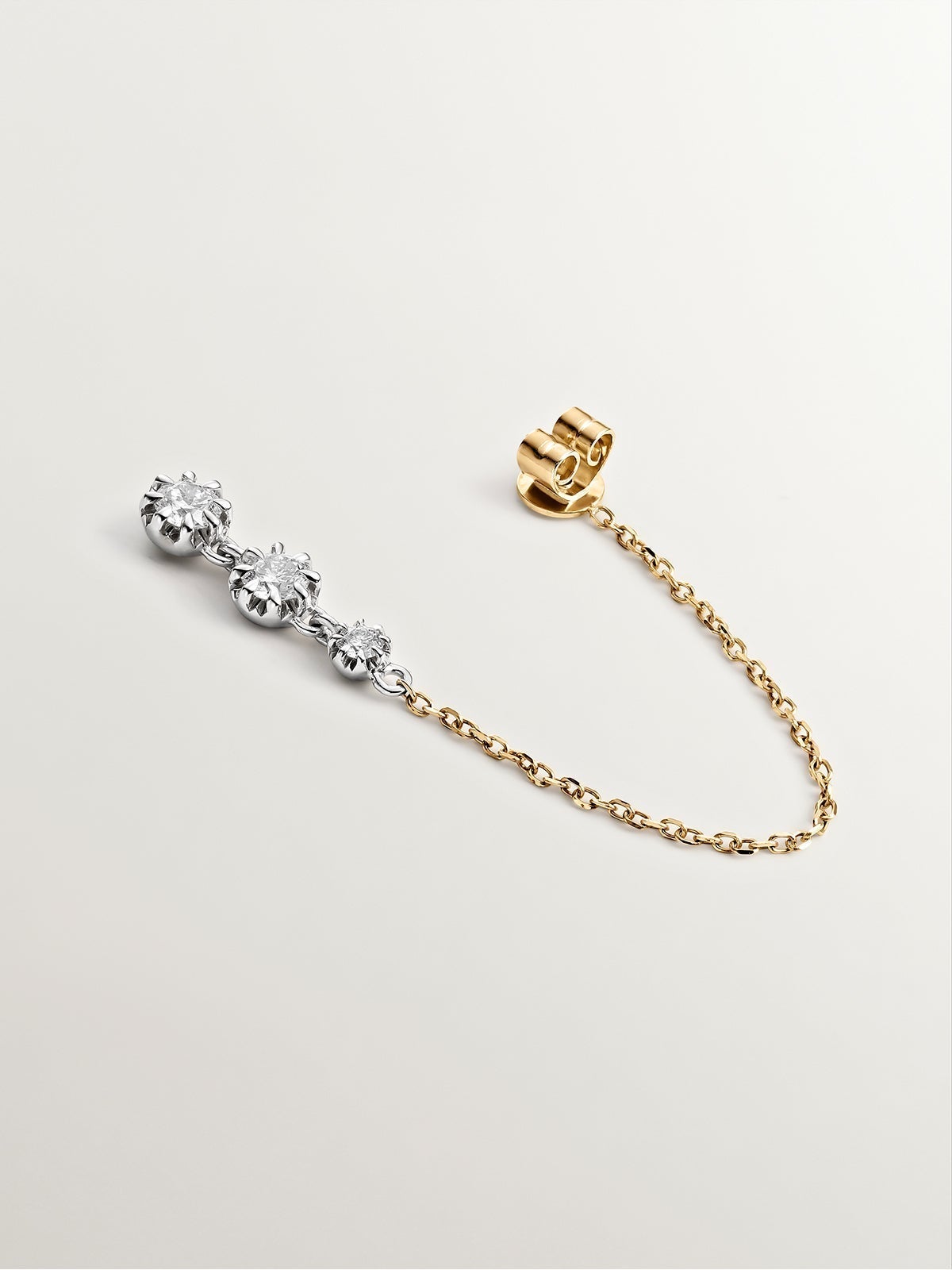 18K white and yellow gold earrings with brilliant cut diamonds