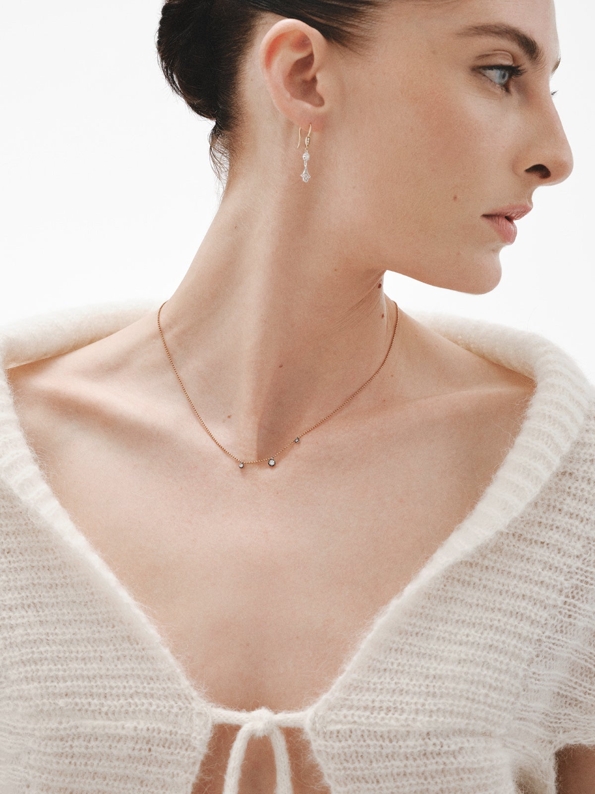18K yellow gold necklace with aged effect and brilliant-cut diamonds