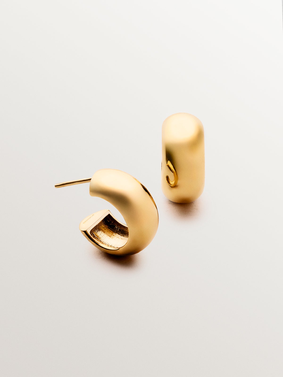 Small hoop earrings in 18K yellow gold plated 925 silver