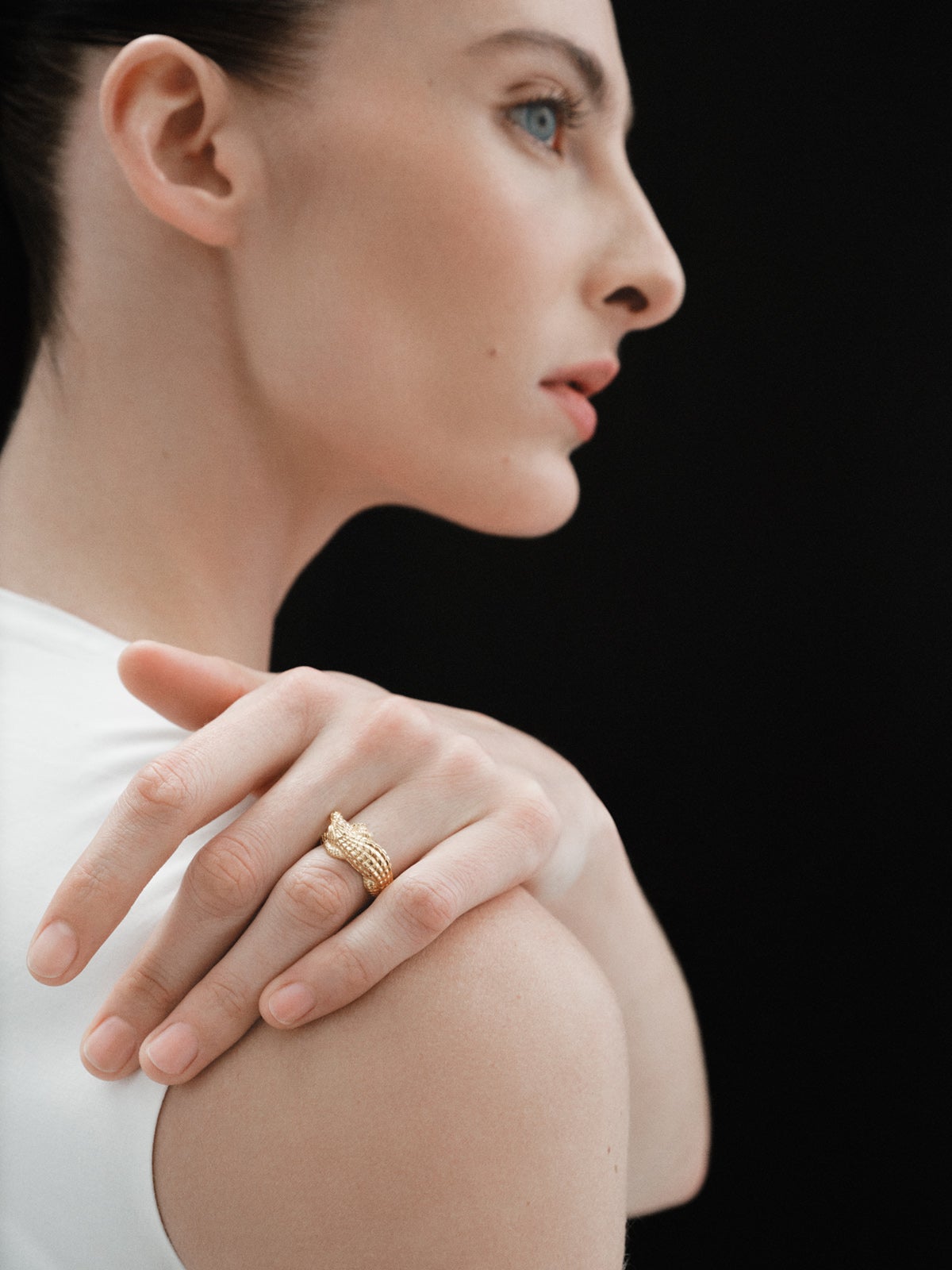 925 silver ring in 18K yellow gold with crocodile shape