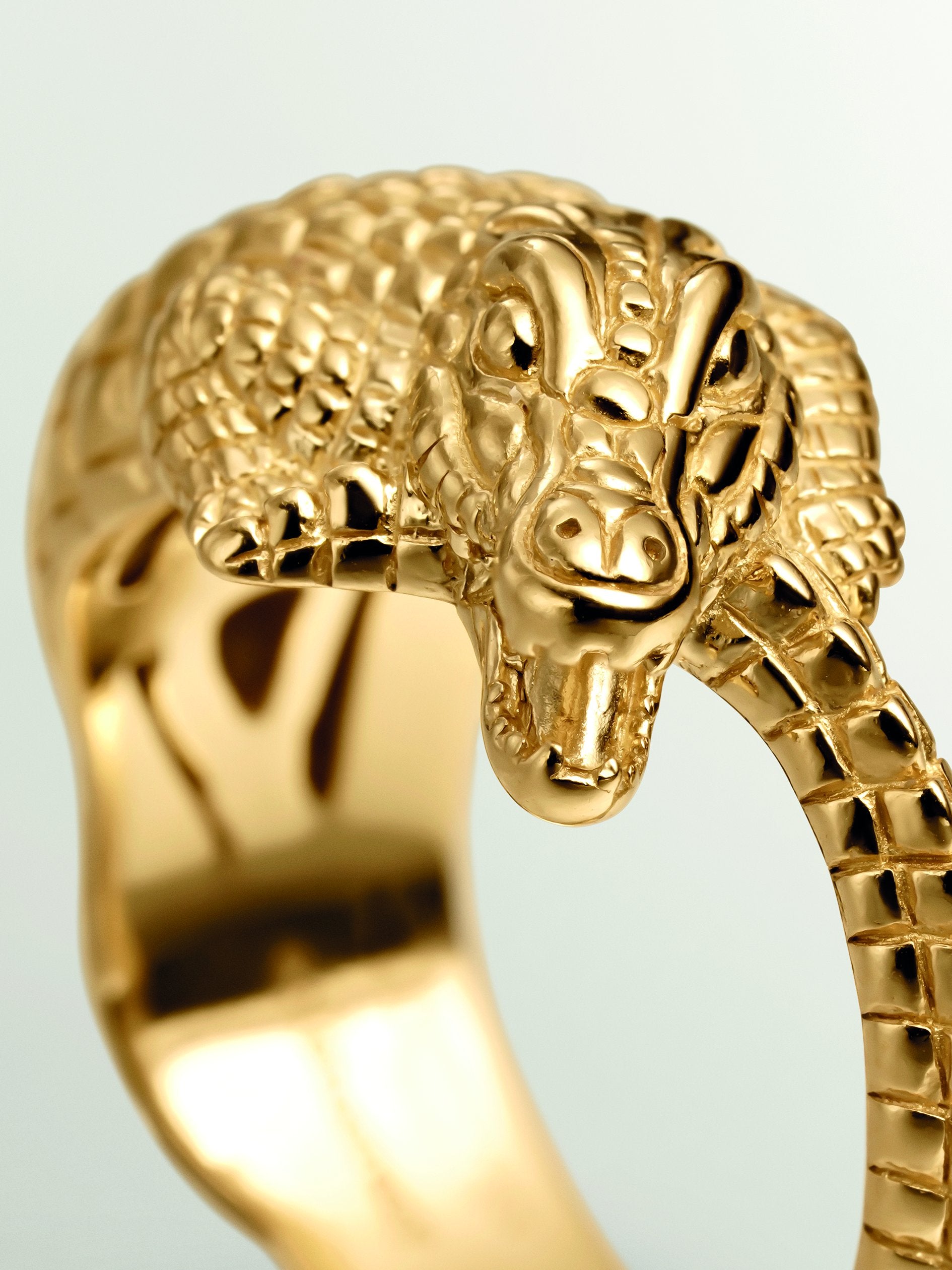 925 silver ring in 18K yellow gold with crocodile shape