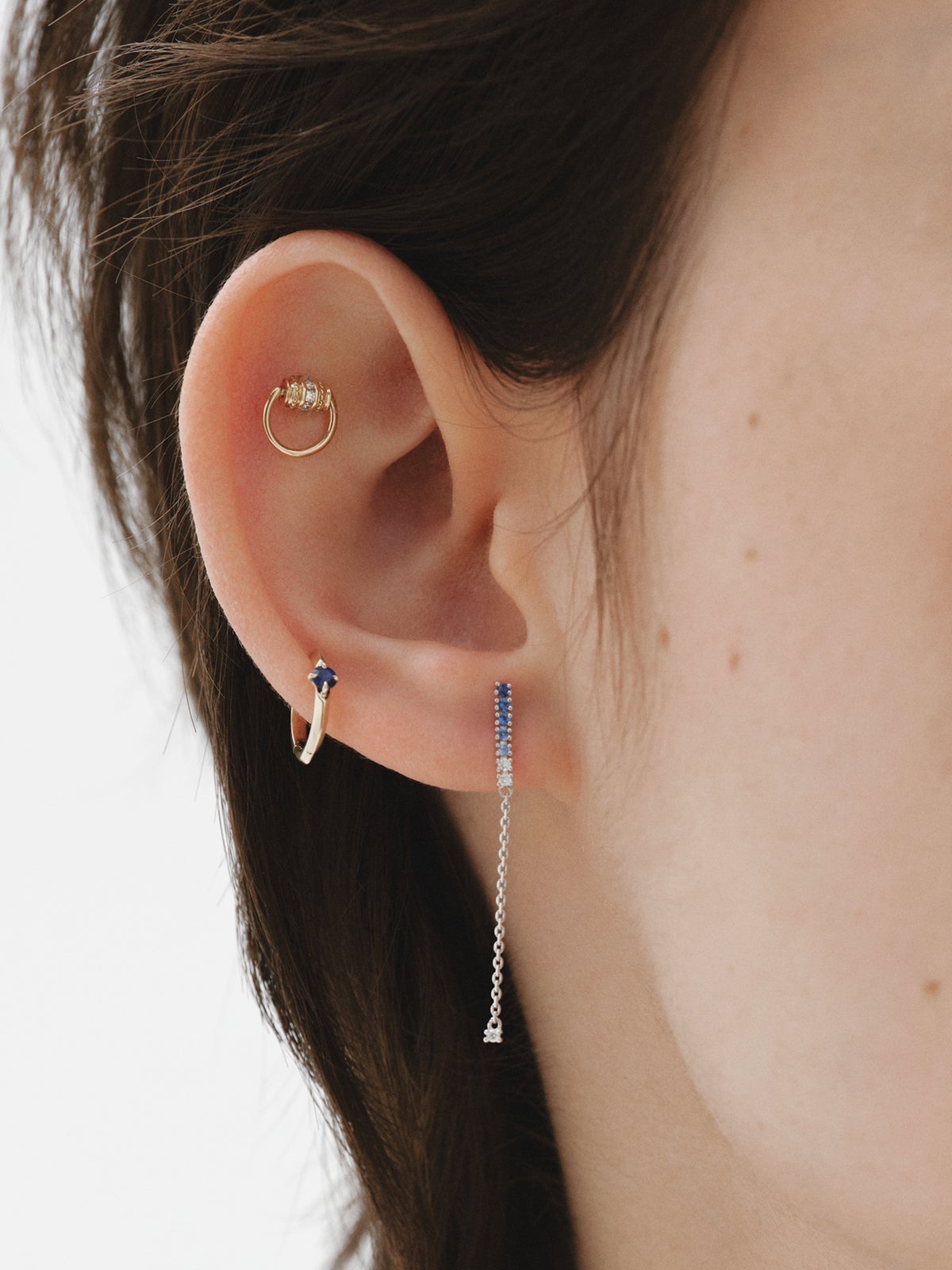 18K yellow gold single hoop piercing with pavé diamonds