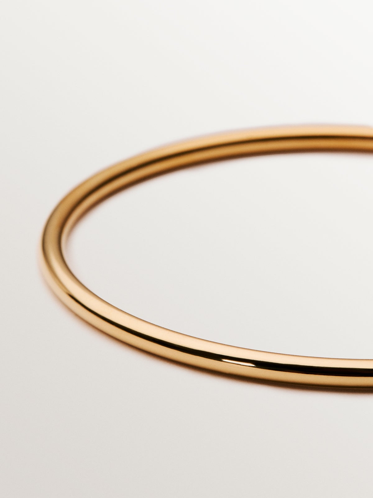 Rigid weekly style bracelet in 18K yellow gold plated 925 silver.