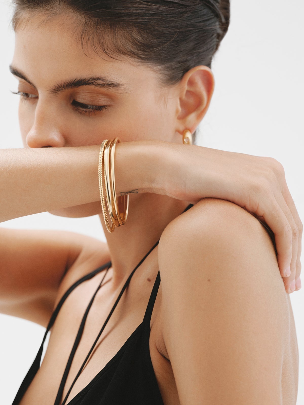 Rigid weekly style bracelet in 18K yellow gold plated 925 silver.