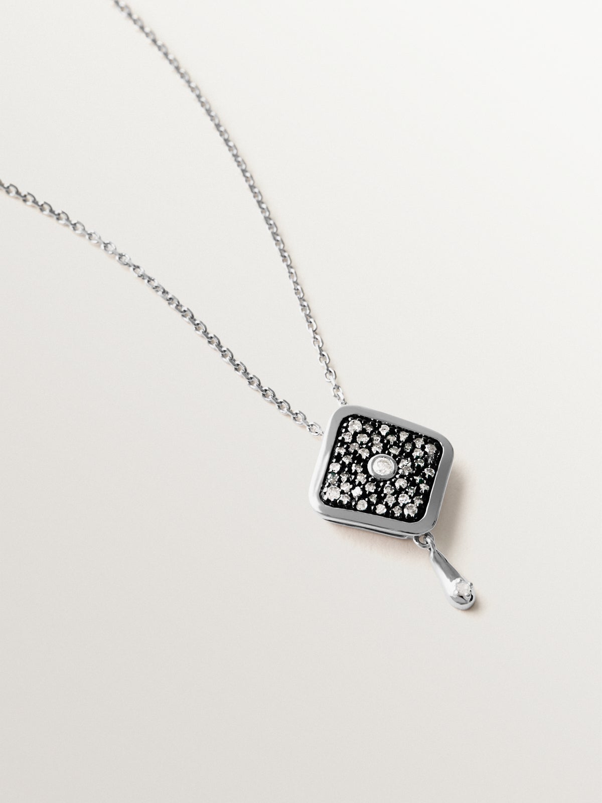 9K white gold rhombus-shaped diamond necklace