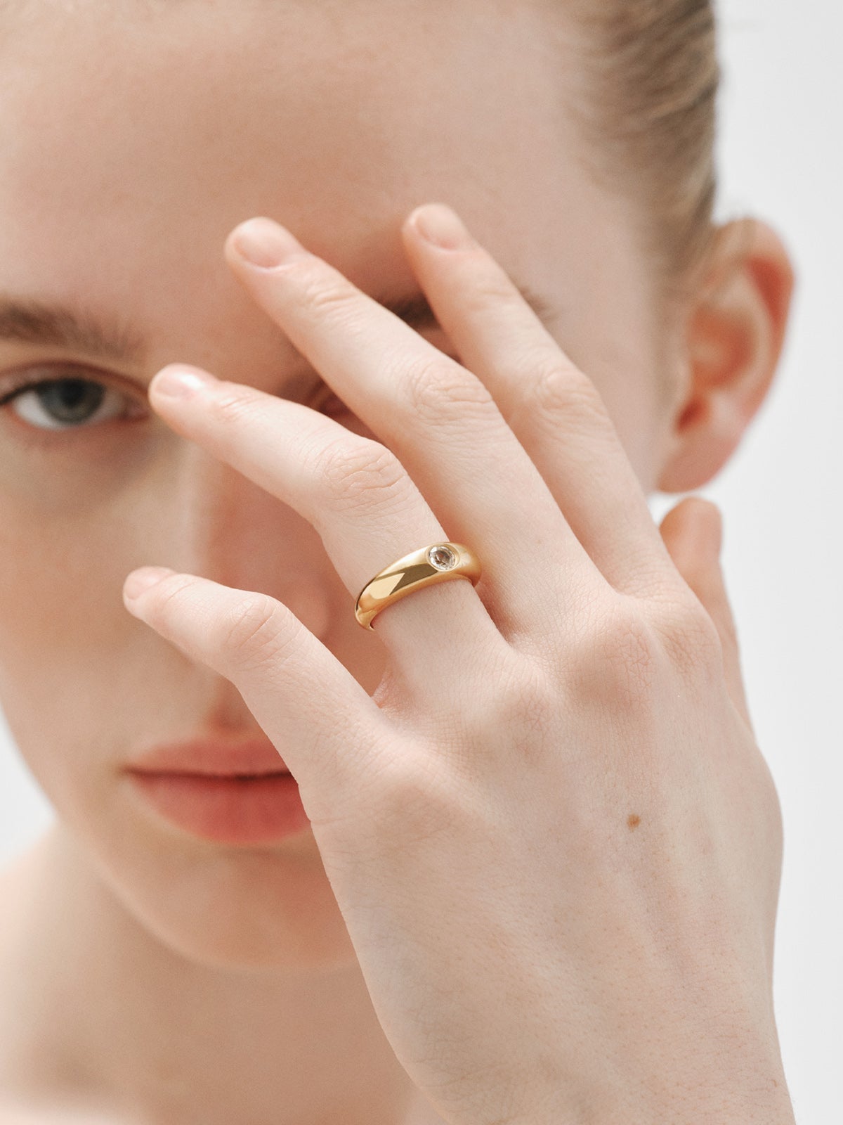 18K yellow gold plated 925 silver ring with white topaz