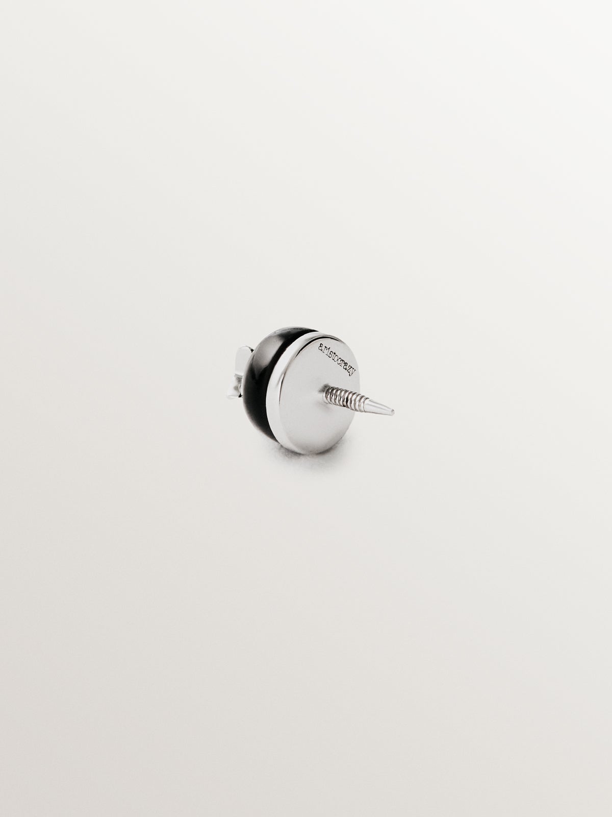 18K white gold piercing with black onyx and star shape