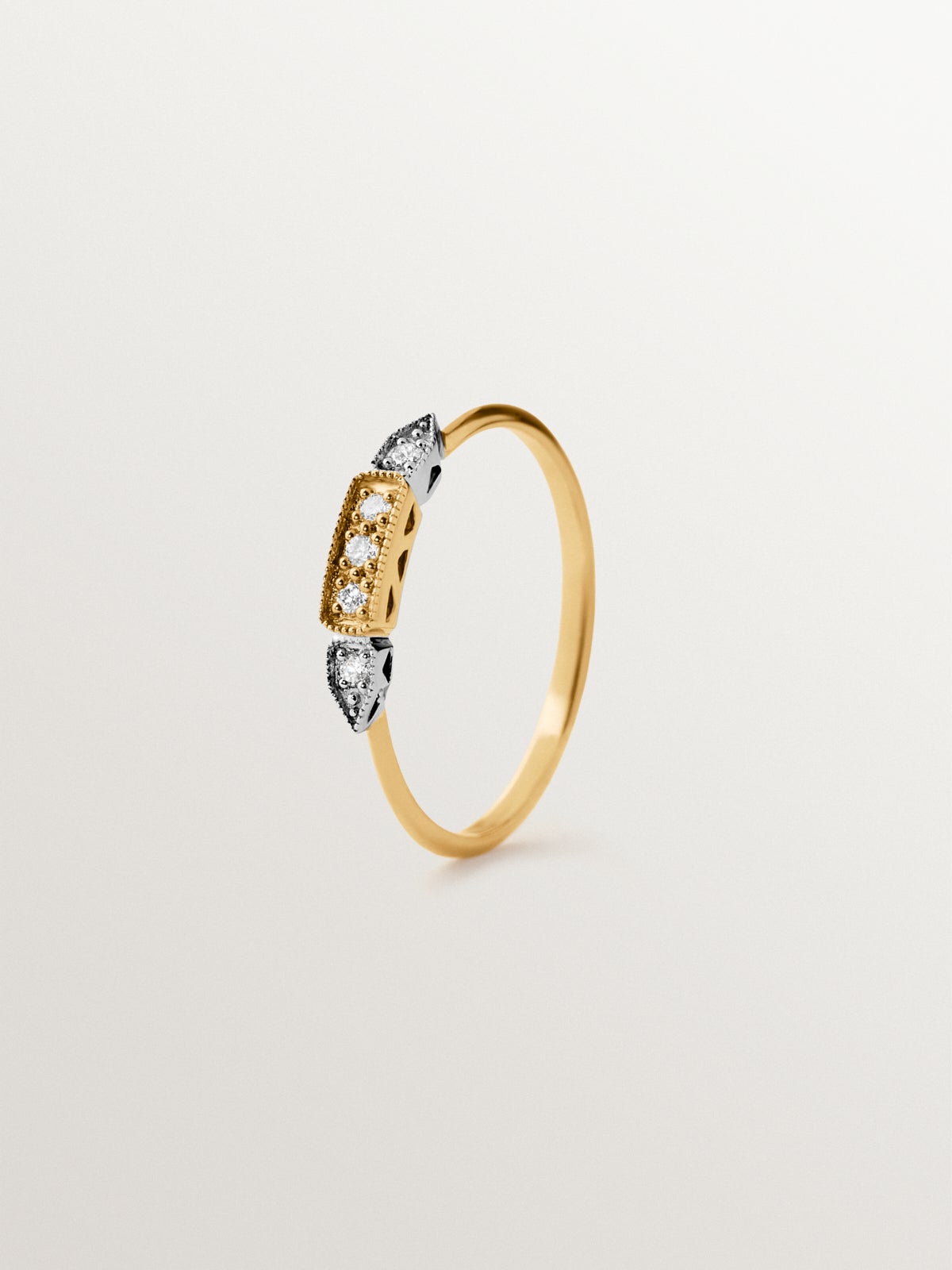 18K white and yellow gold ring with brilliant-cut pavé diamonds