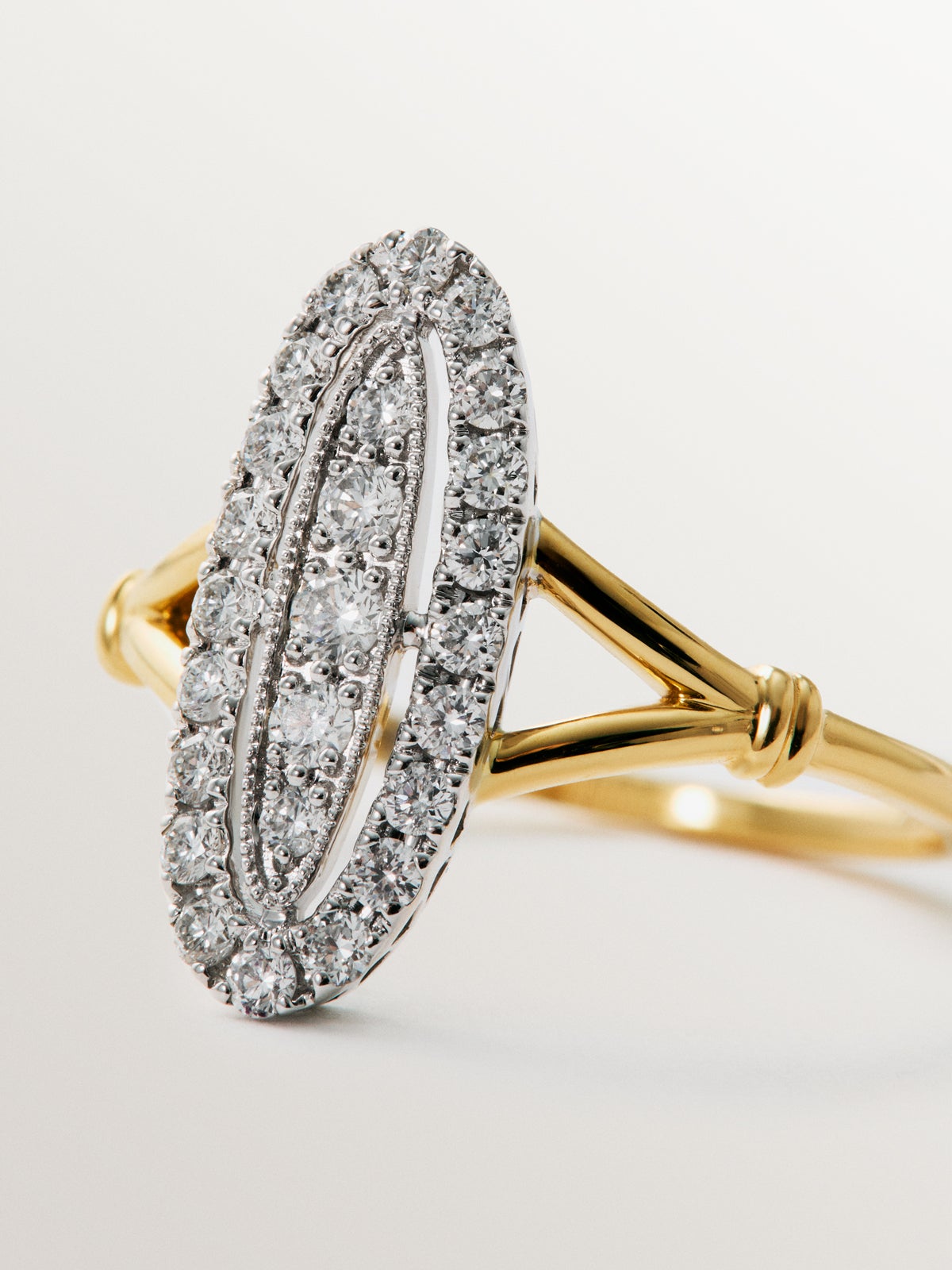 18K white and yellow gold ring paved with brilliant-cut diamonds