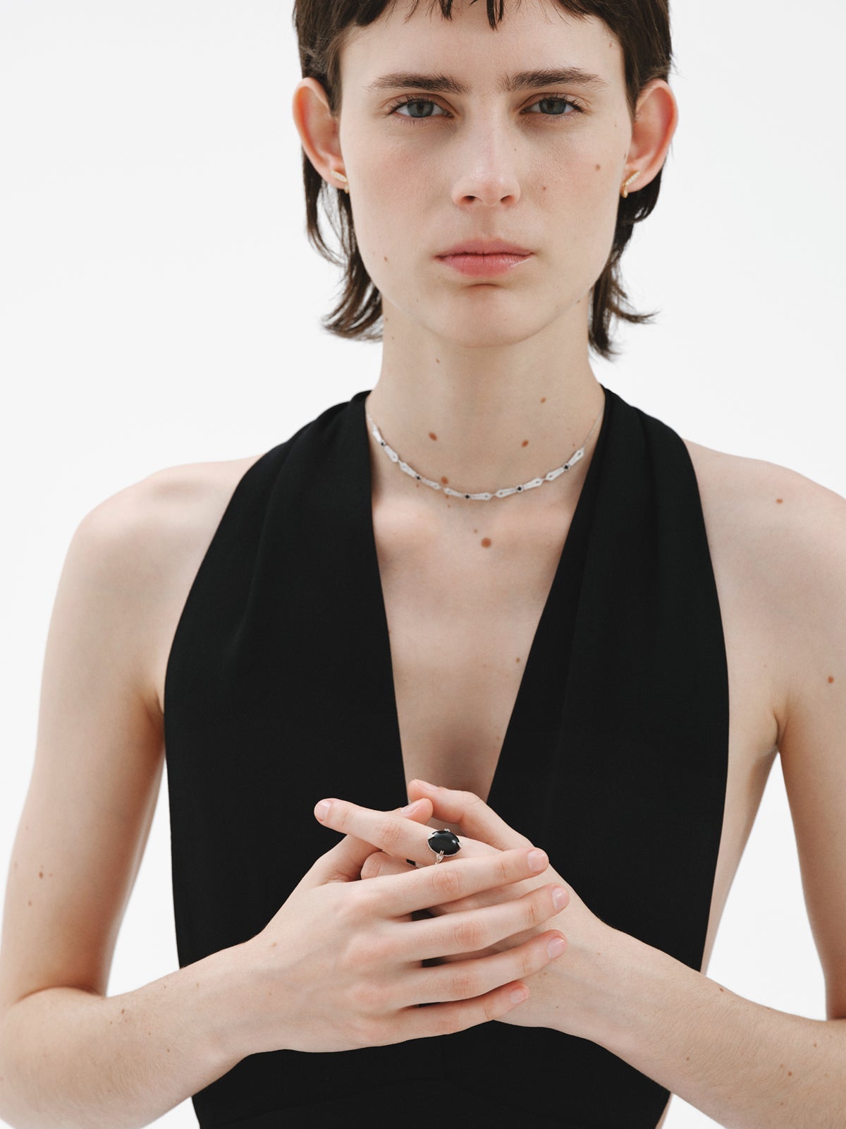 18K white gold pendant with black onyx and brilliant cut diamonds