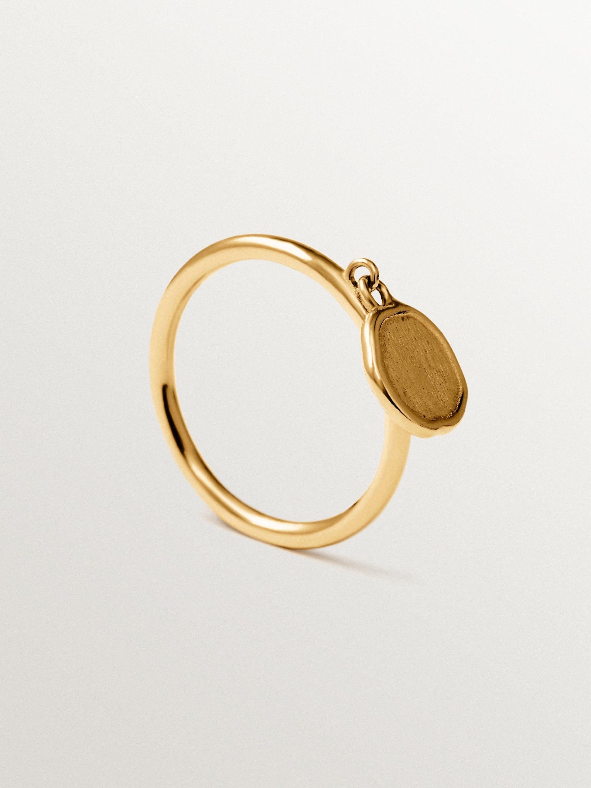 18K gold-plated 925 silver ring with hanging motif