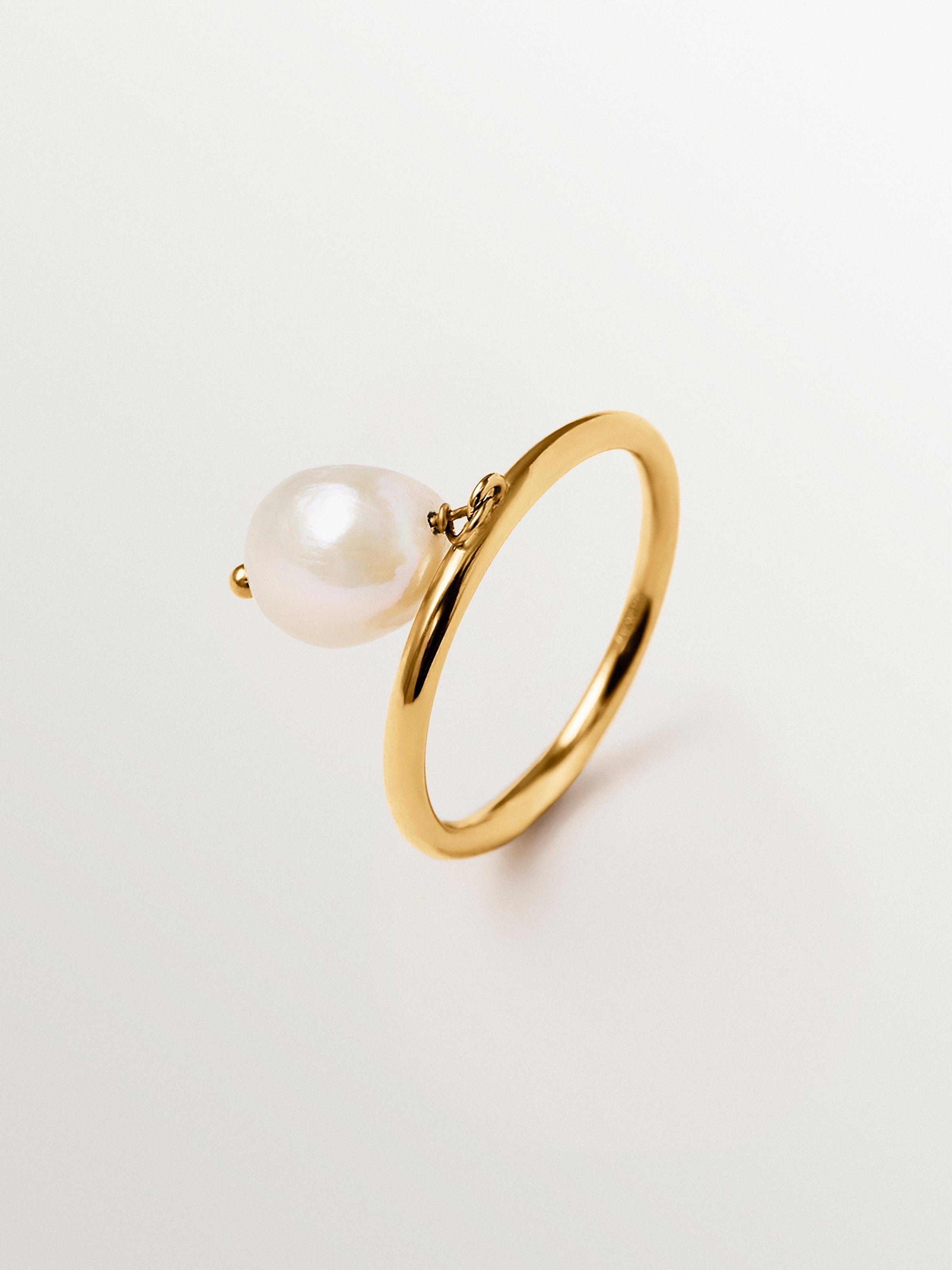 925 silver ring with 18K gold plating and hanging pearl