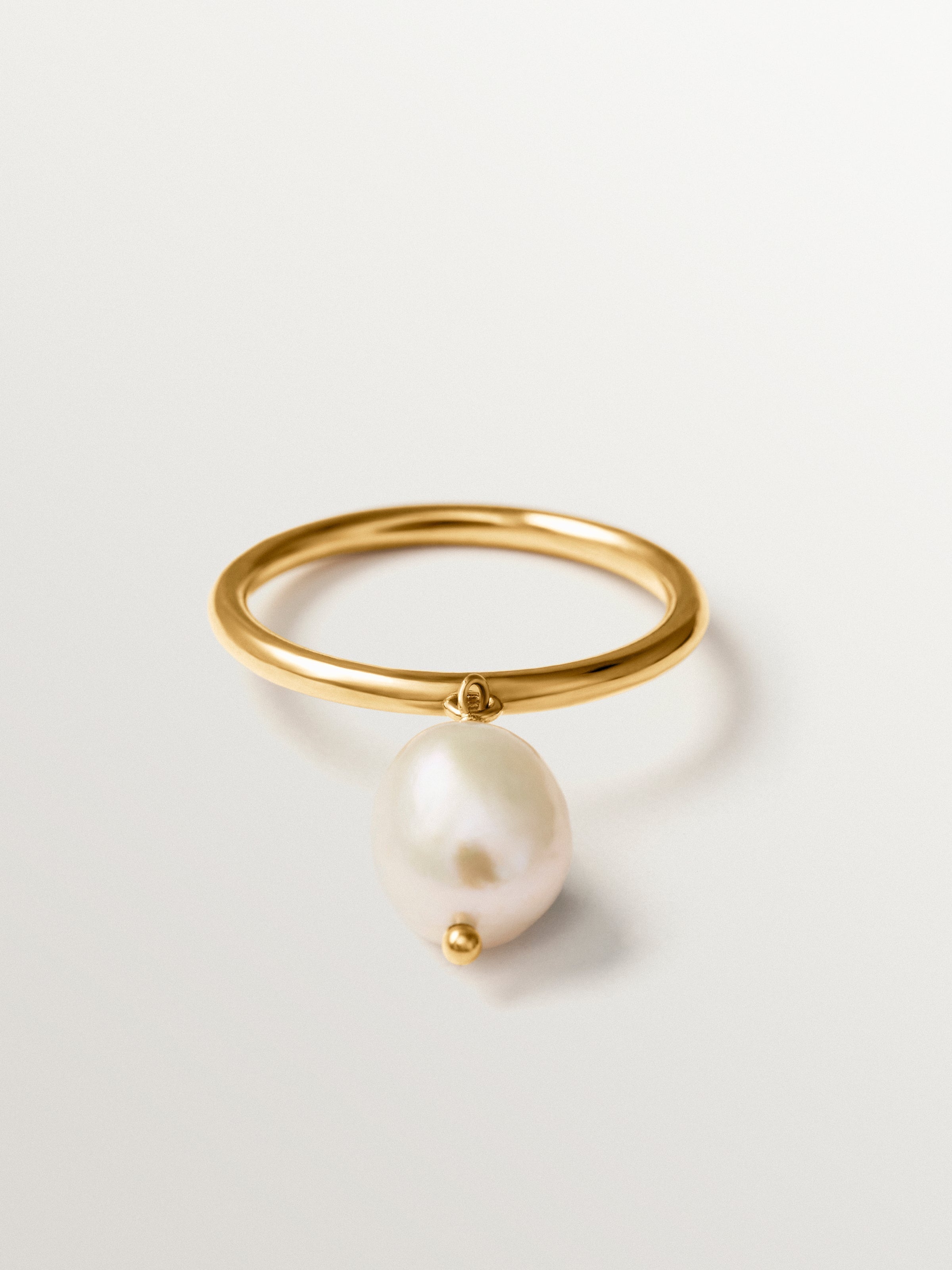 925 silver ring with 18K gold plating and hanging pearl