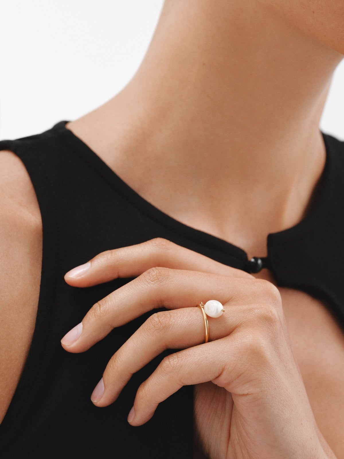 925 silver ring with 18K gold plating and hanging pearl