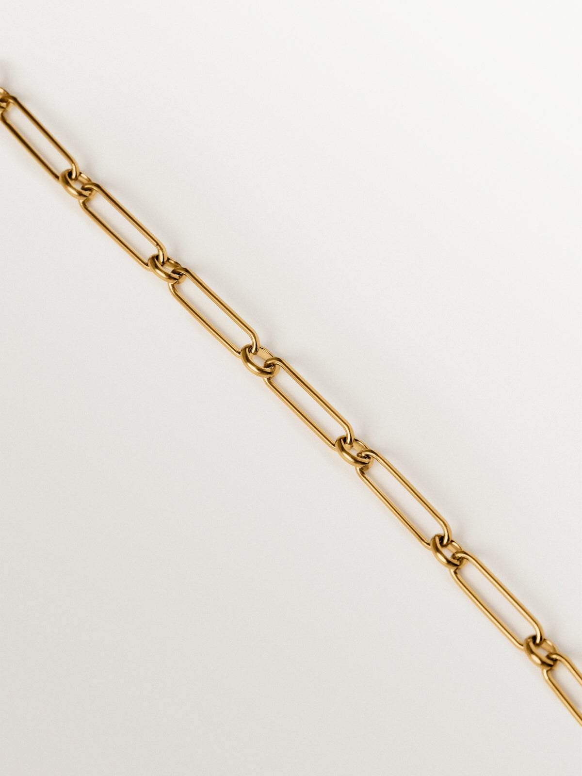 Medium length chain made of 925 silver plated in 18K gold