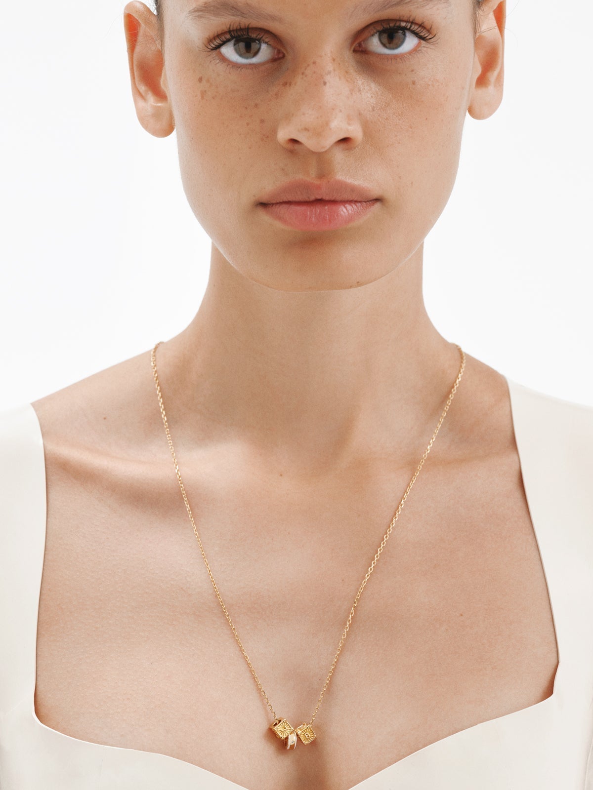 80 cm rolo chain made of 925 silver plated in 18K gold
