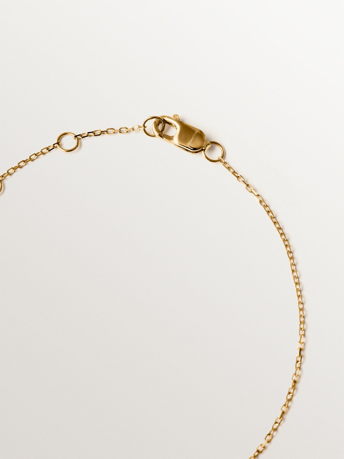 9K white and yellow gold bracelet with diamonds