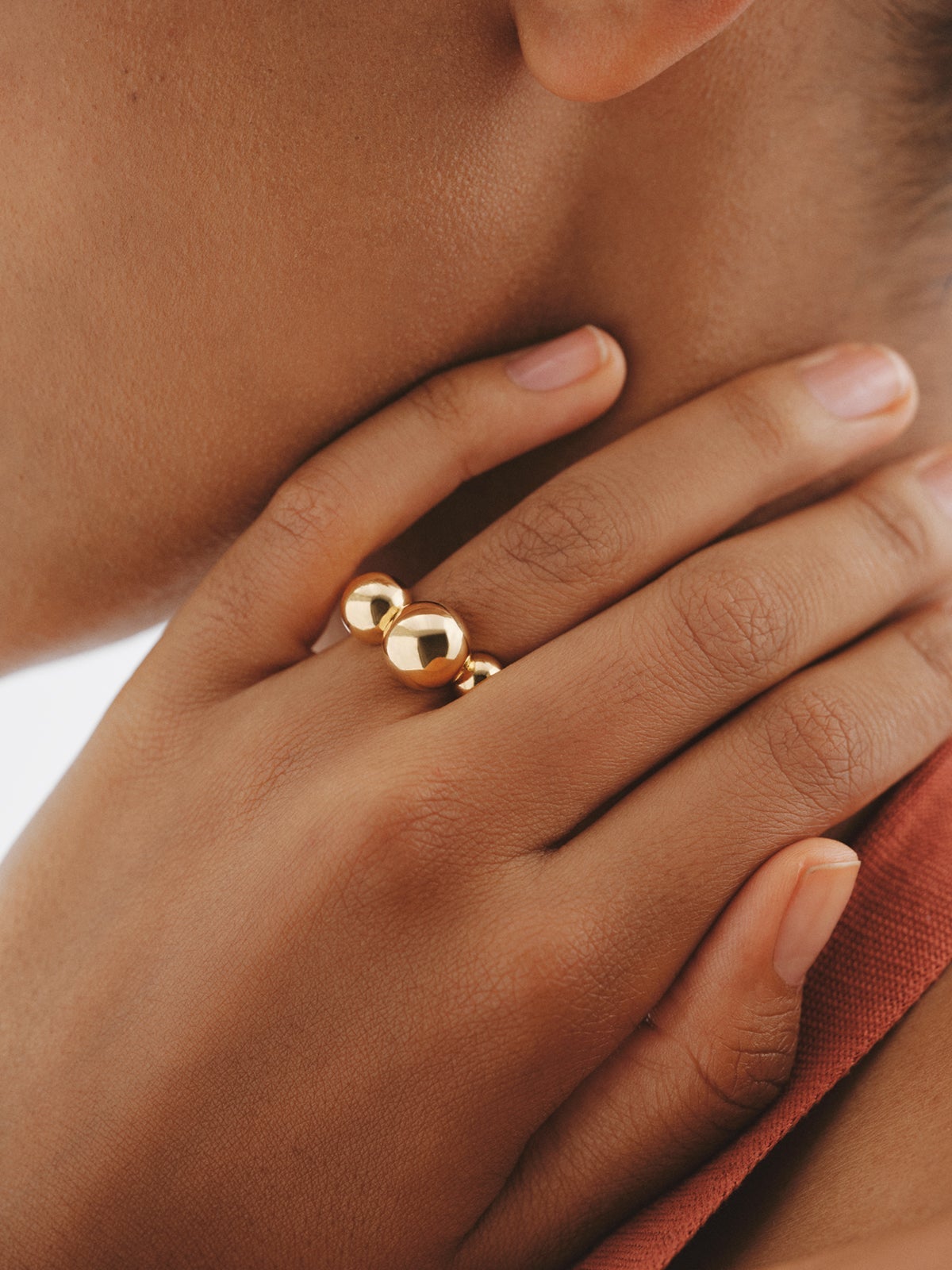 925 silver ring plated in 18K yellow gold with spheres
