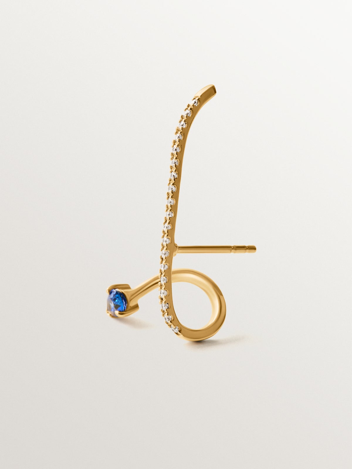Single earring in 18K yellow gold with blue sapphire and diamonds