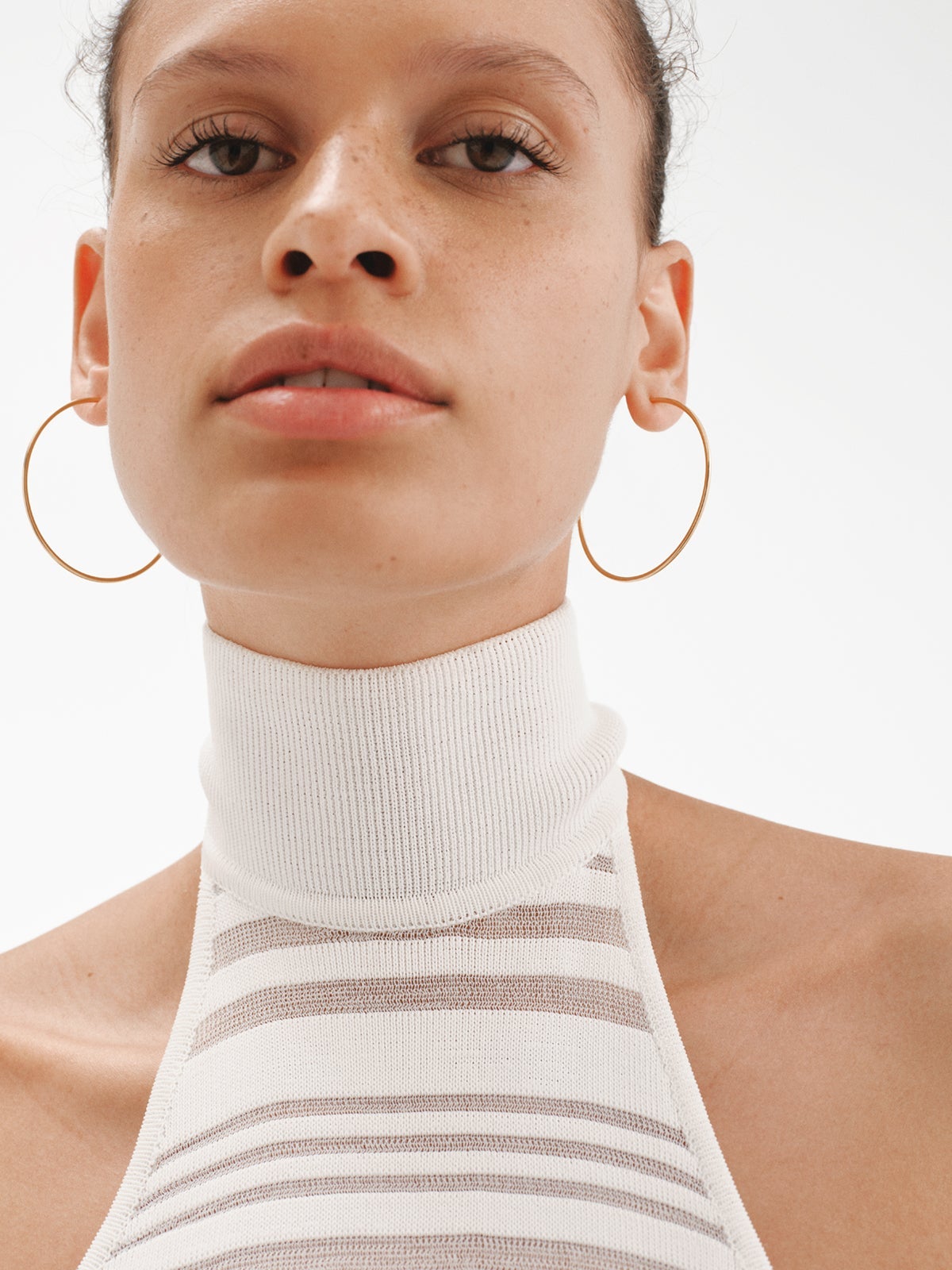 Medium hoop earrings made of 925 silver plated with 18K gold