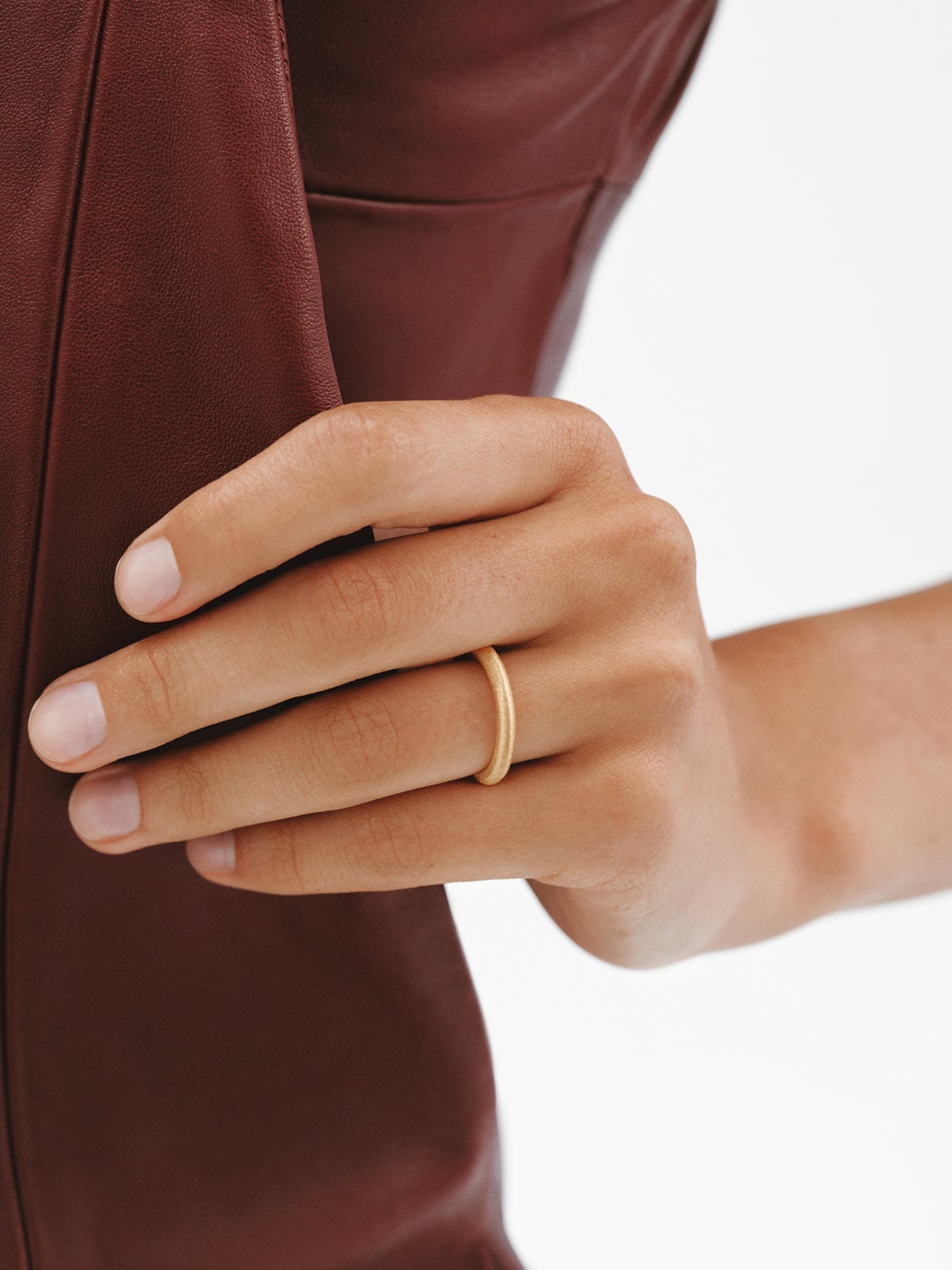 Small textured ring made of 925 silver plated with 18K gold