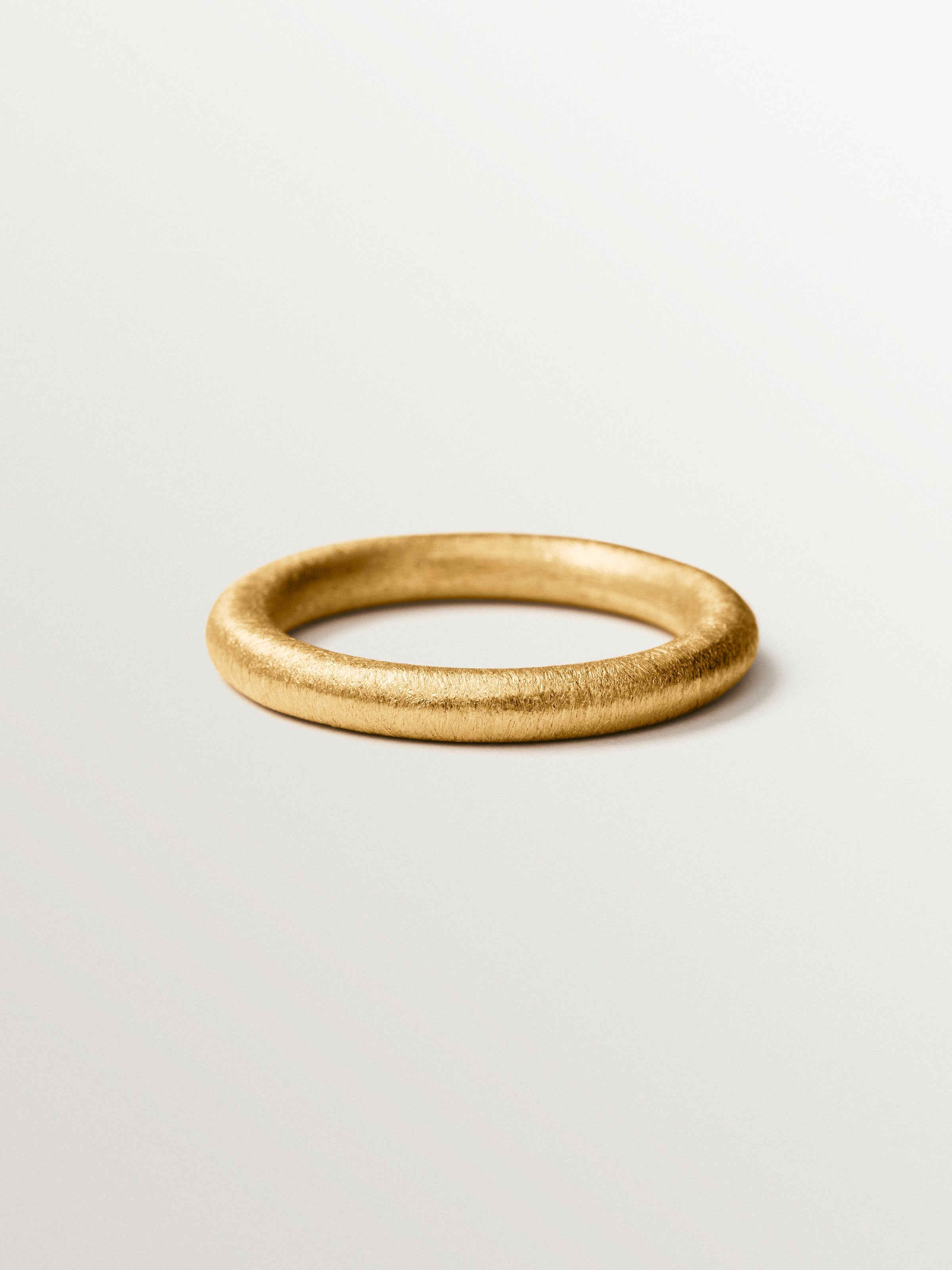 Small textured ring made of 925 silver plated with 18K gold