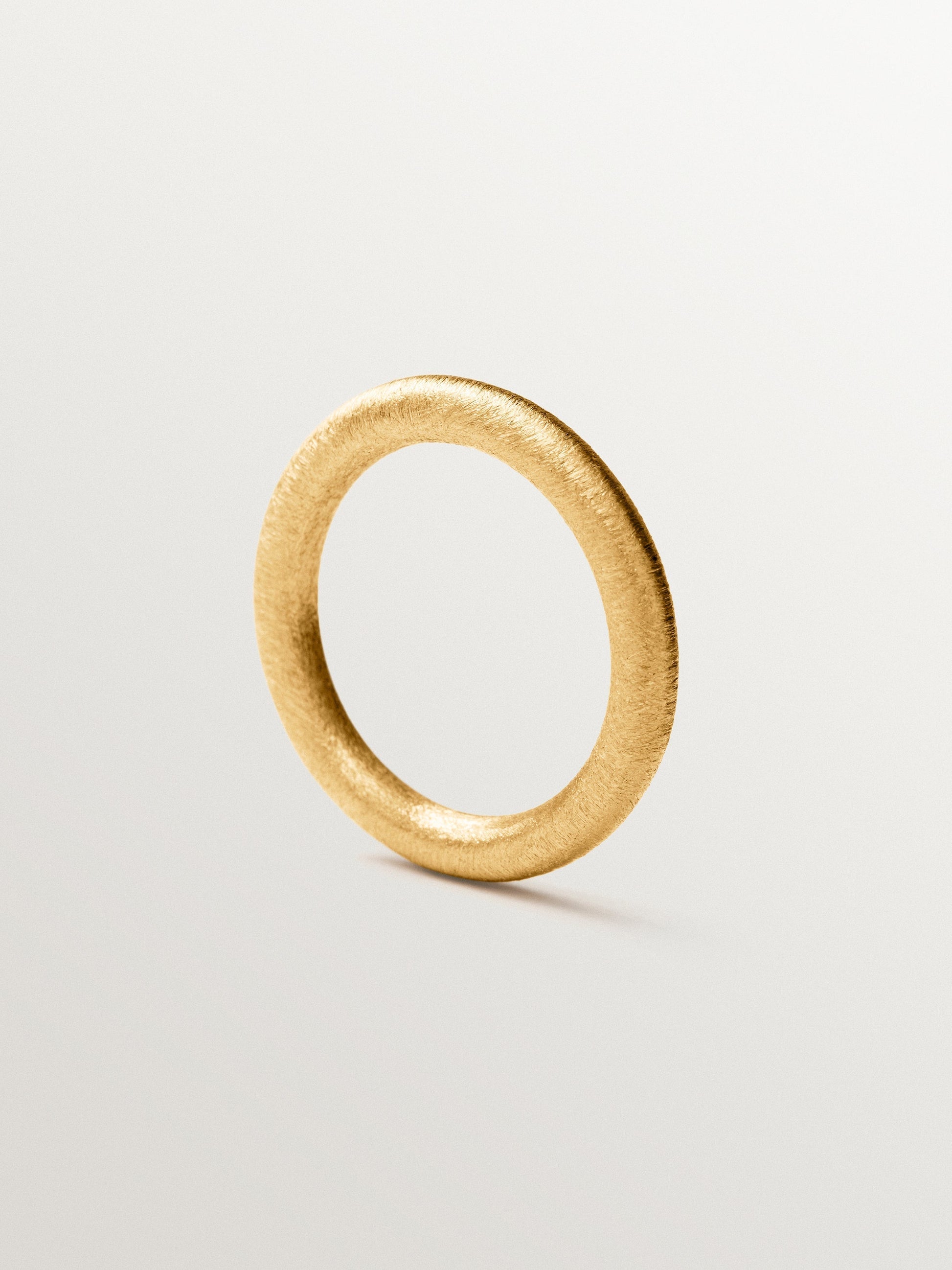 Small textured ring made of 925 silver plated with 18K gold