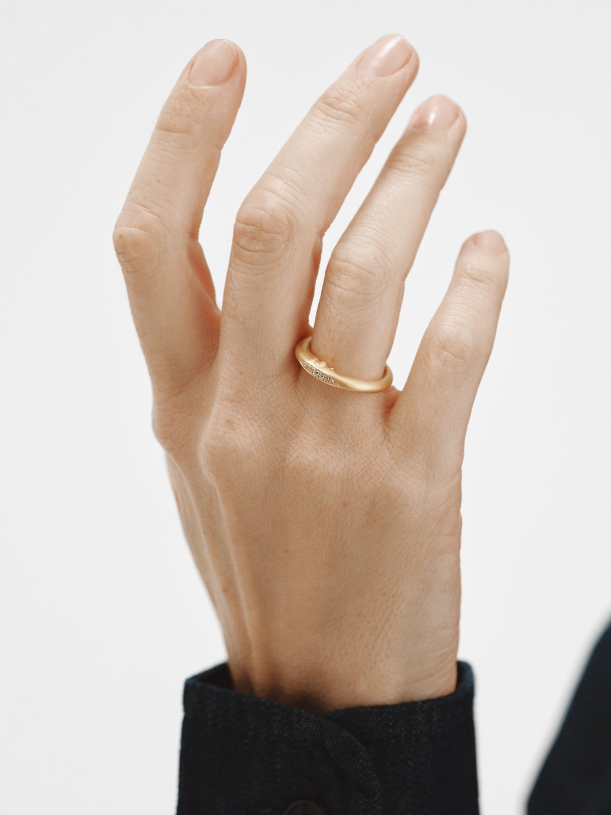 18K gold-plated 925 silver ring with white topaz and moon shape
