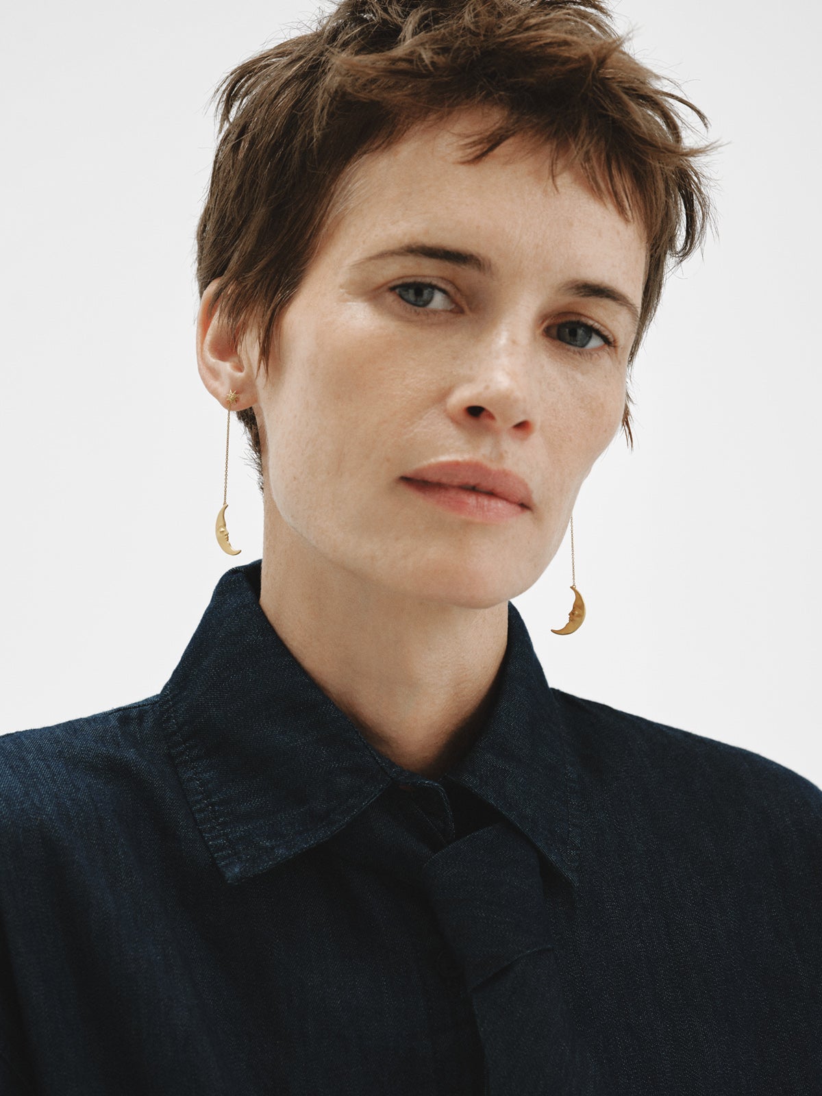 Long earrings in 925 silver plated in 18K yellow gold with moons