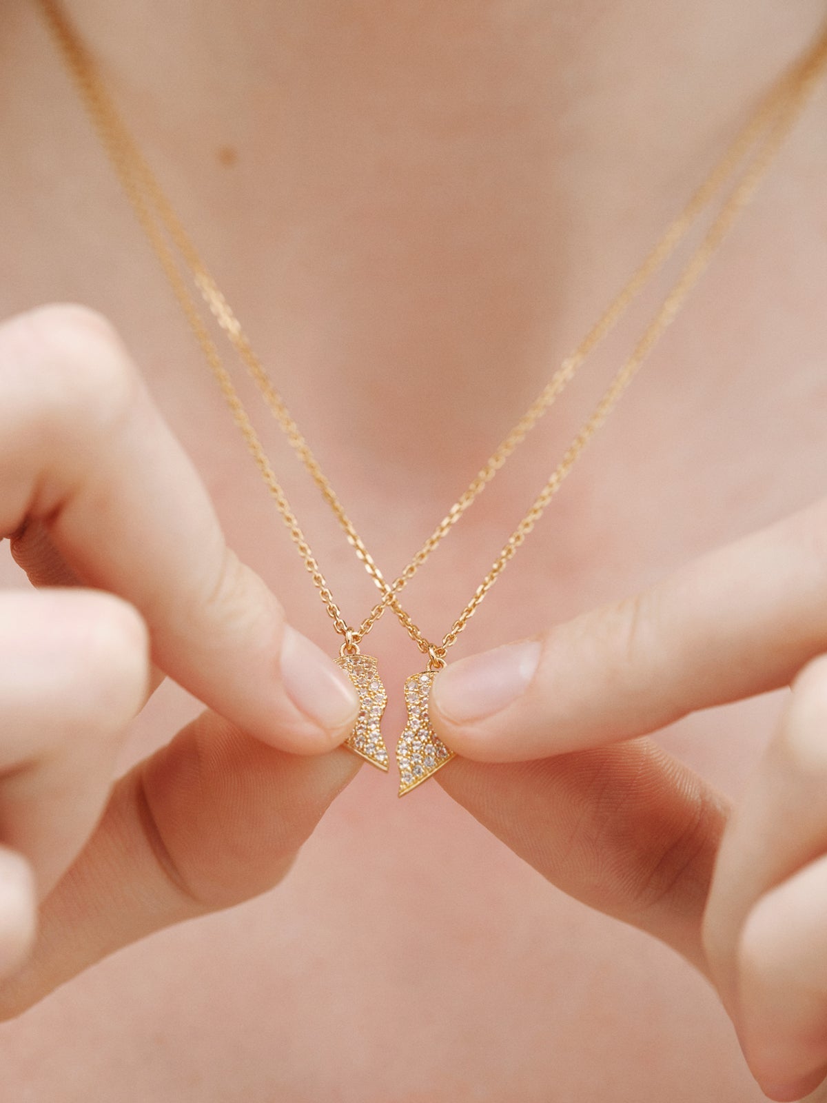 18K yellow gold plated silver pendant, white topaz and split heart shape