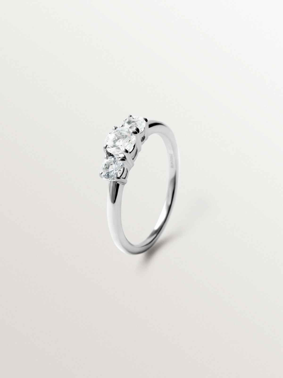 Triplet ring in 925 silver with white quartz