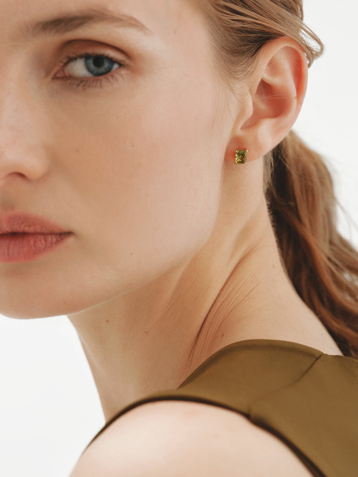 925 silver earrings plated in 18K yellow gold green peridots