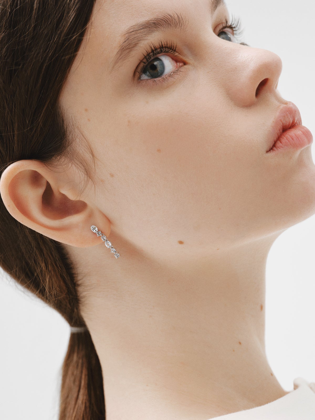 925 silver earrings with white topaz