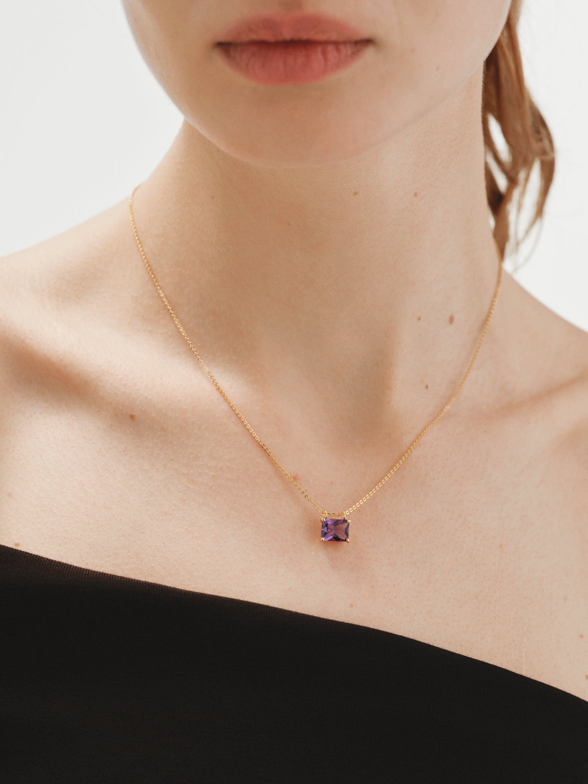 925 silver necklace plated in 18K yellow gold with pink amethyst