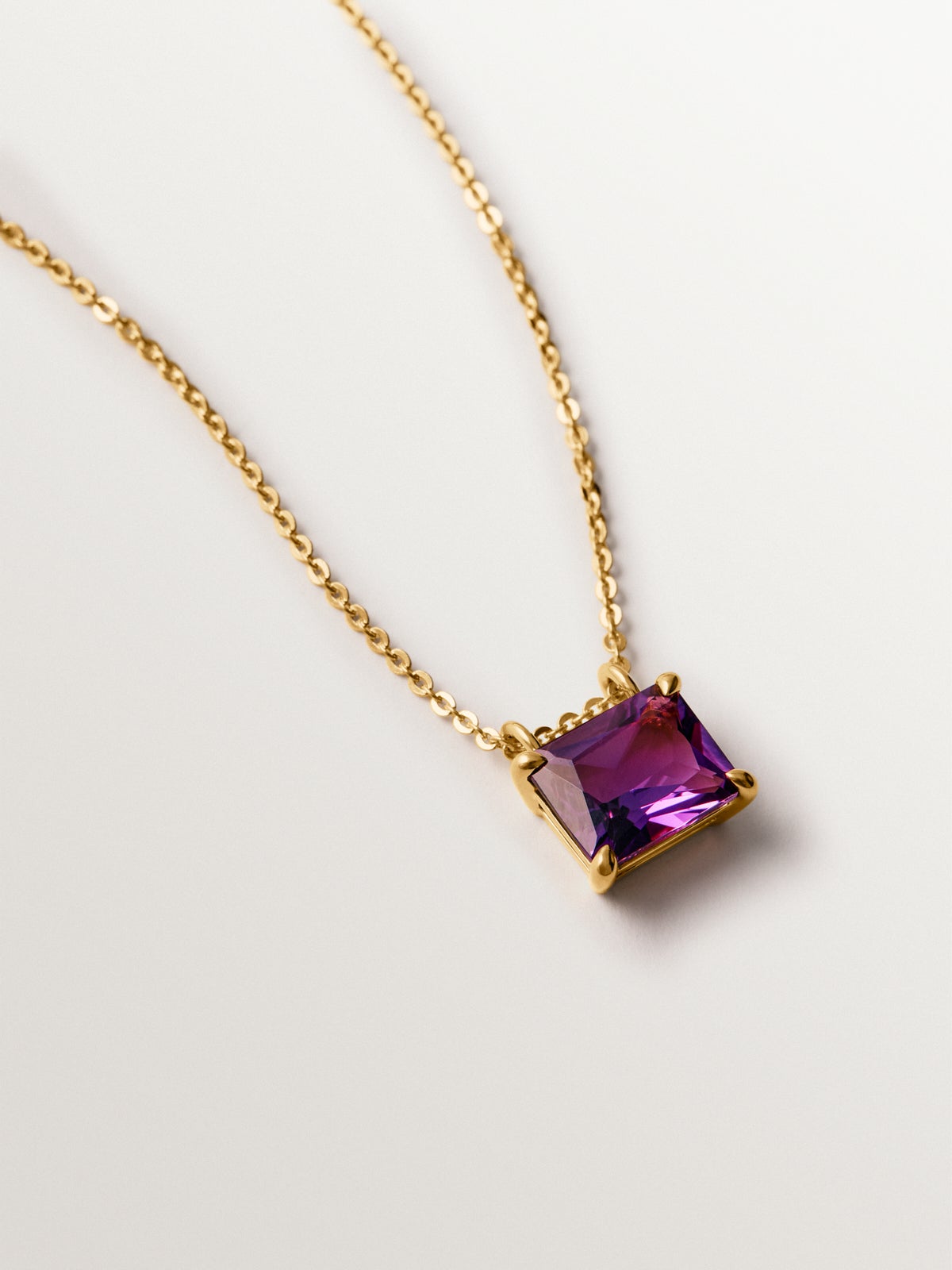 925 silver necklace plated in 18K yellow gold with pink amethyst