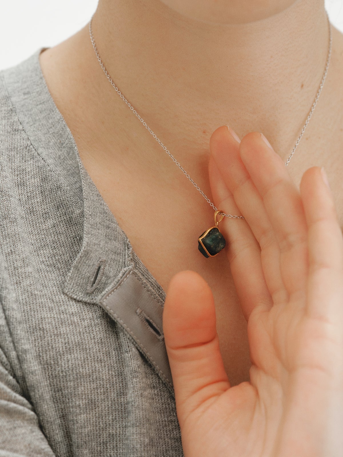 Mayo birthstone charm with emerald